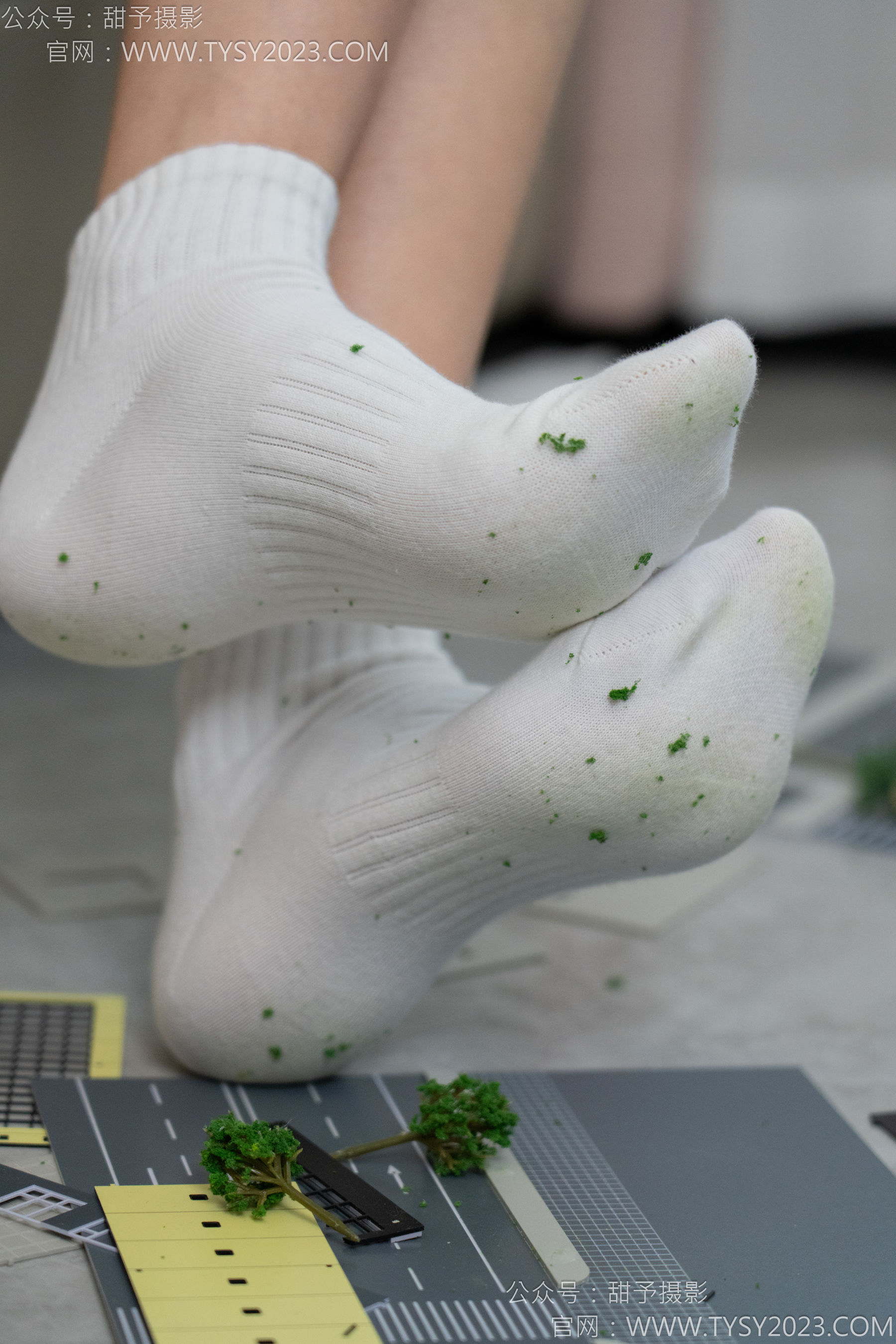 甜予摄影 No.148 咖啡豆 - 靴子、白棉袜、裸足/(169P)