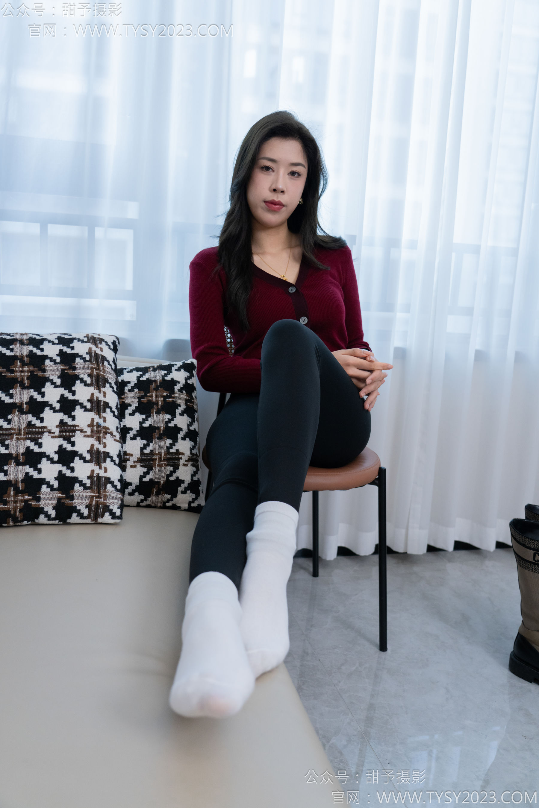 甜予摄影 No.155 咖啡豆 - 靴子、脏袜子、裸足/(132P)