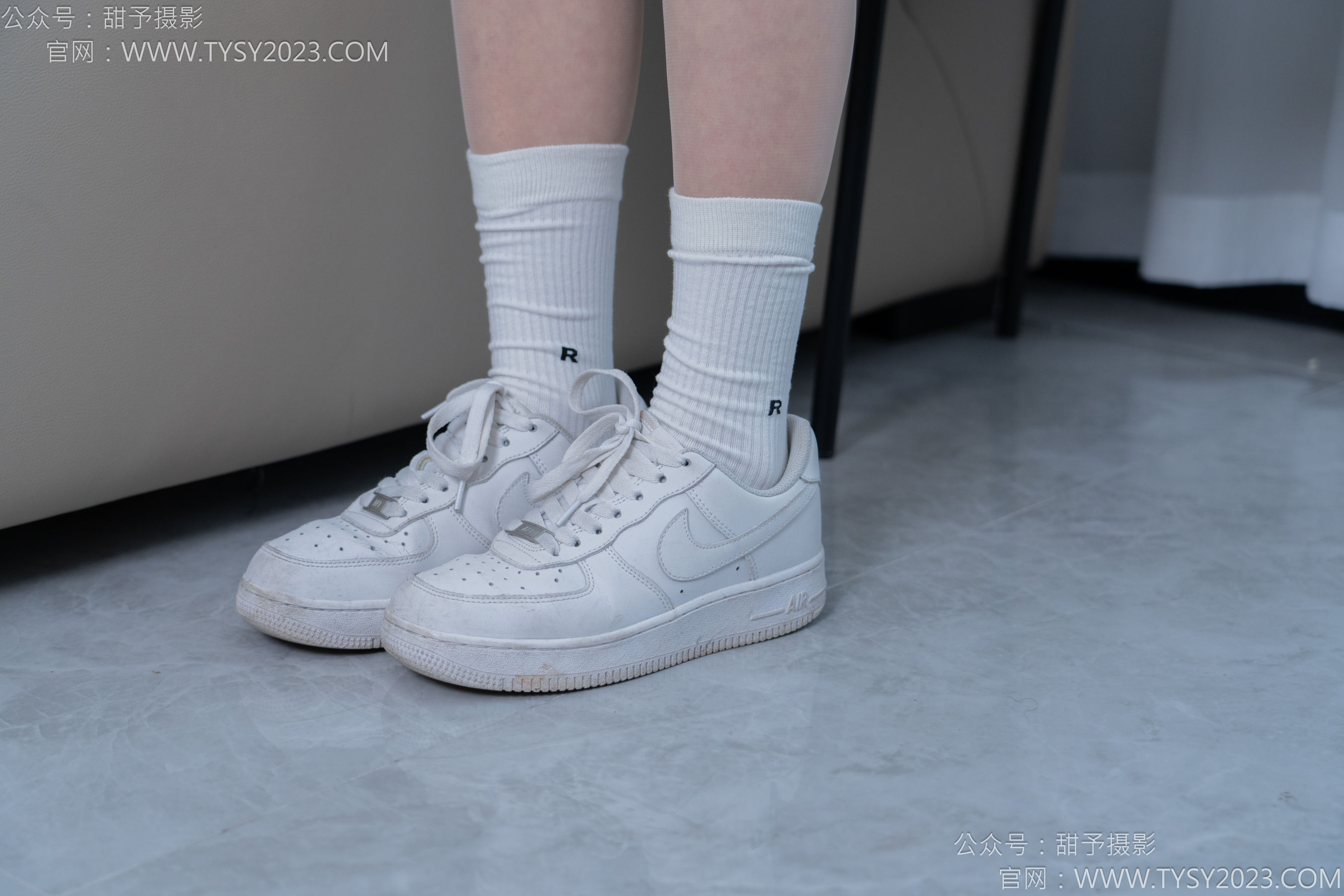 甜予摄影 No.152 咻咻 - 板鞋、白棉袜、薄肉丝/(130P)