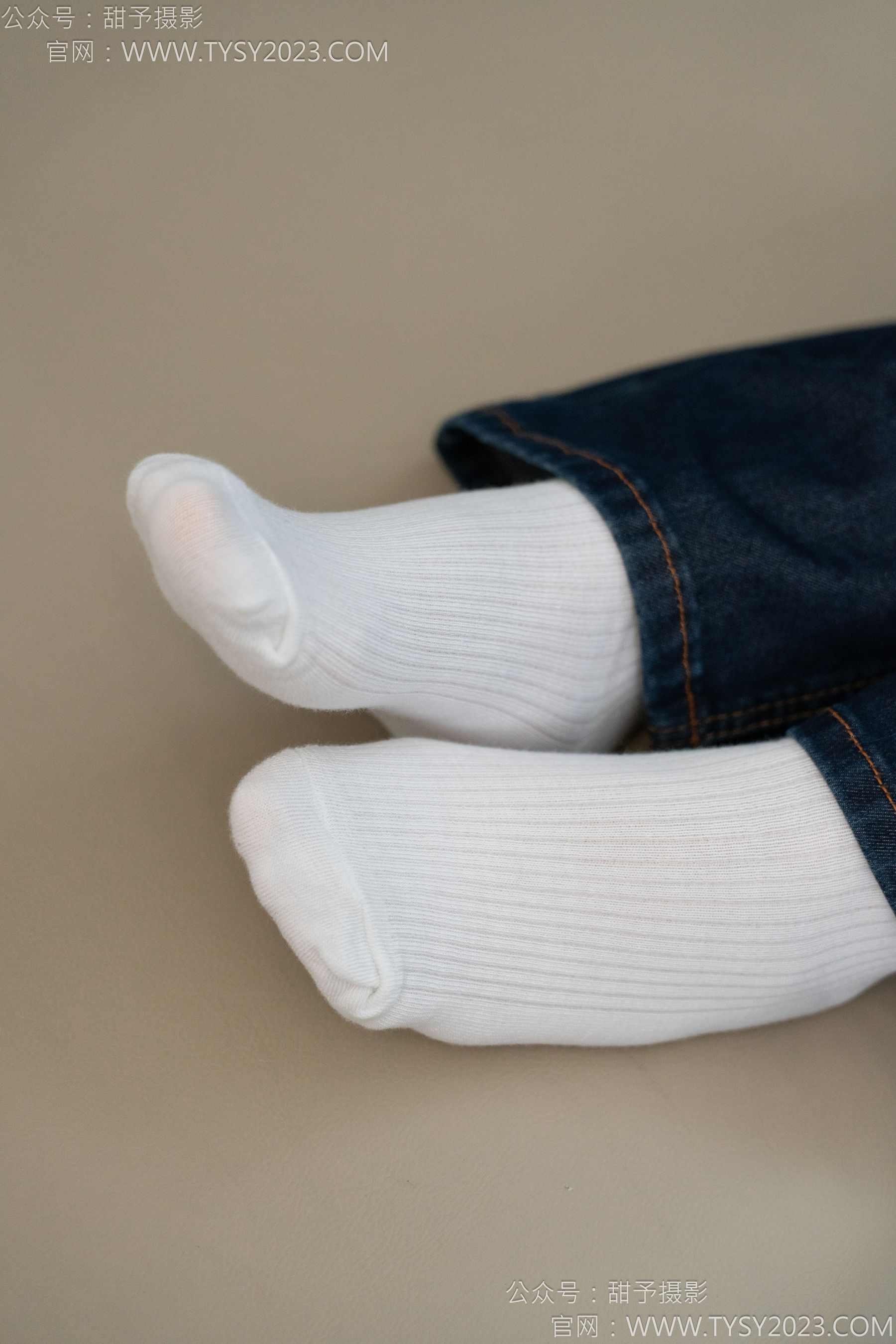 甜予摄影 No.149 诺诺 - 板鞋、白棉袜、裸足/(125P)