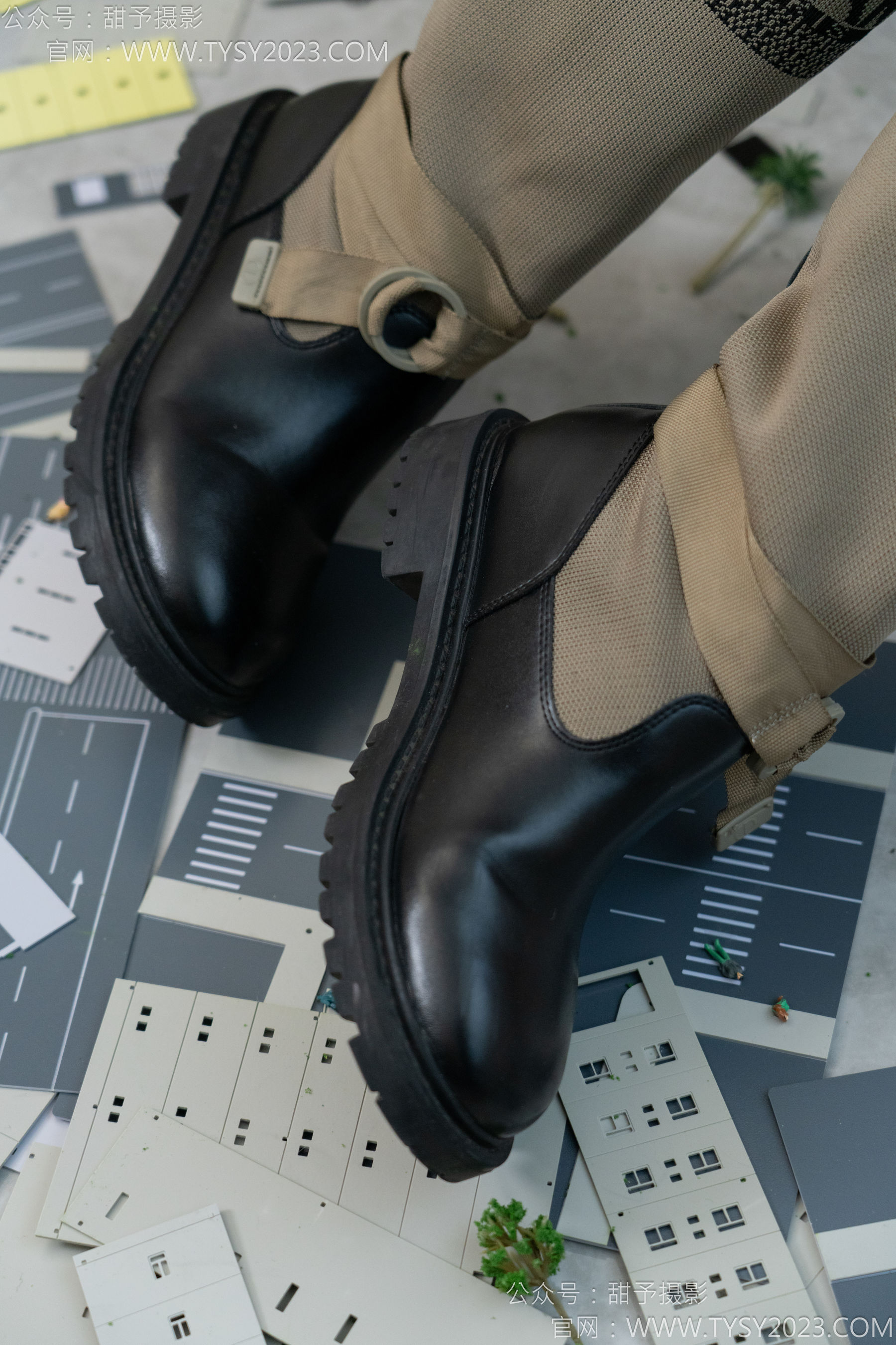 甜予摄影 No.148 咖啡豆 - 靴子、白棉袜、裸足/(169P)