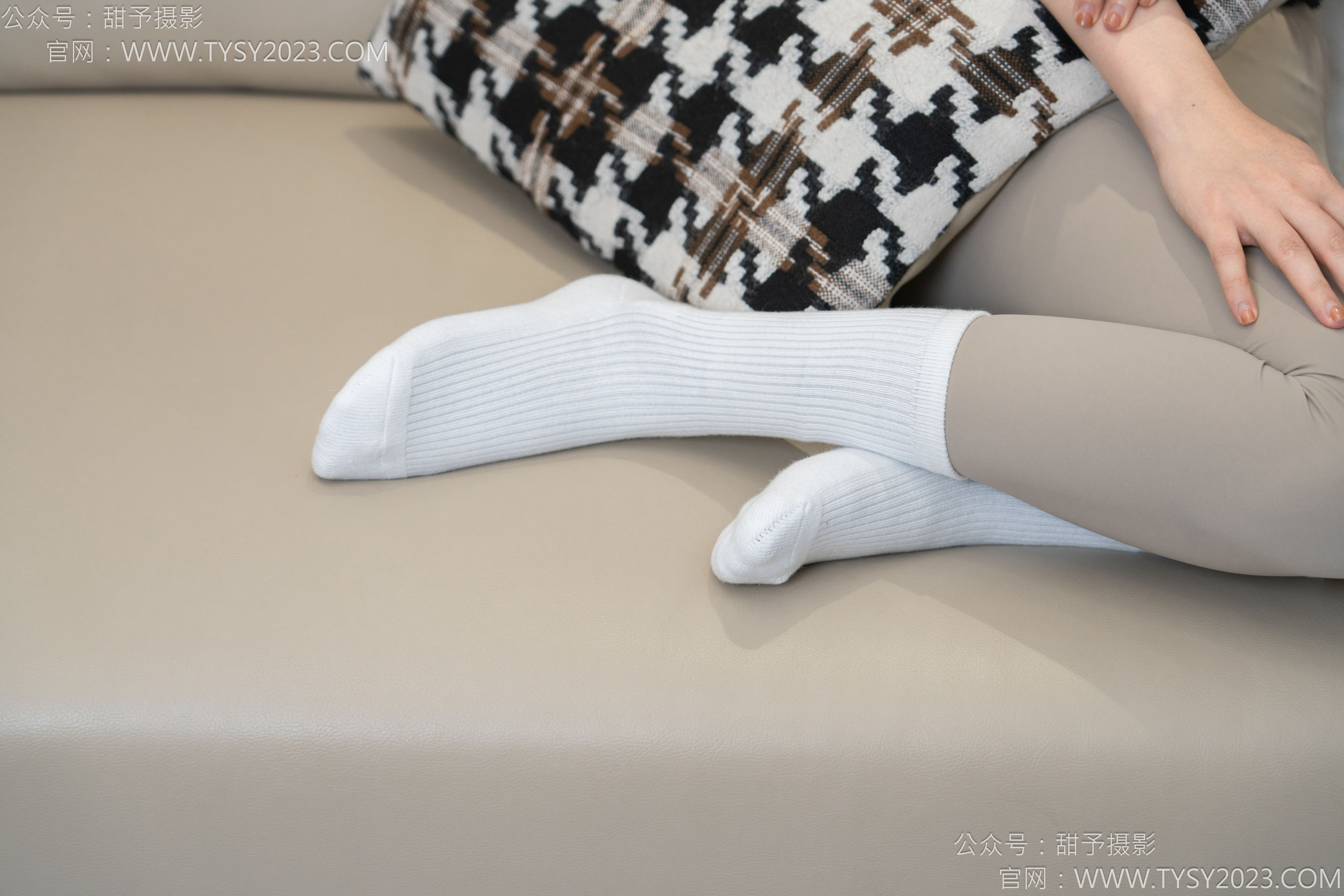 甜予摄影 No.157 澜澜&咖啡豆 - 帆布鞋、板鞋、白棉袜、薄黑丝、薄肉丝/(144P)