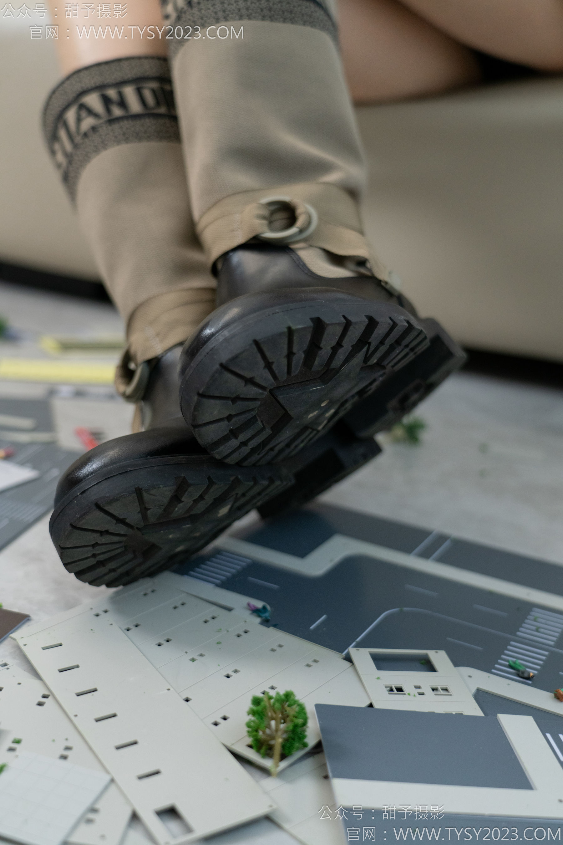 甜予摄影 No.148 咖啡豆 - 靴子、白棉袜、裸足/(169P)