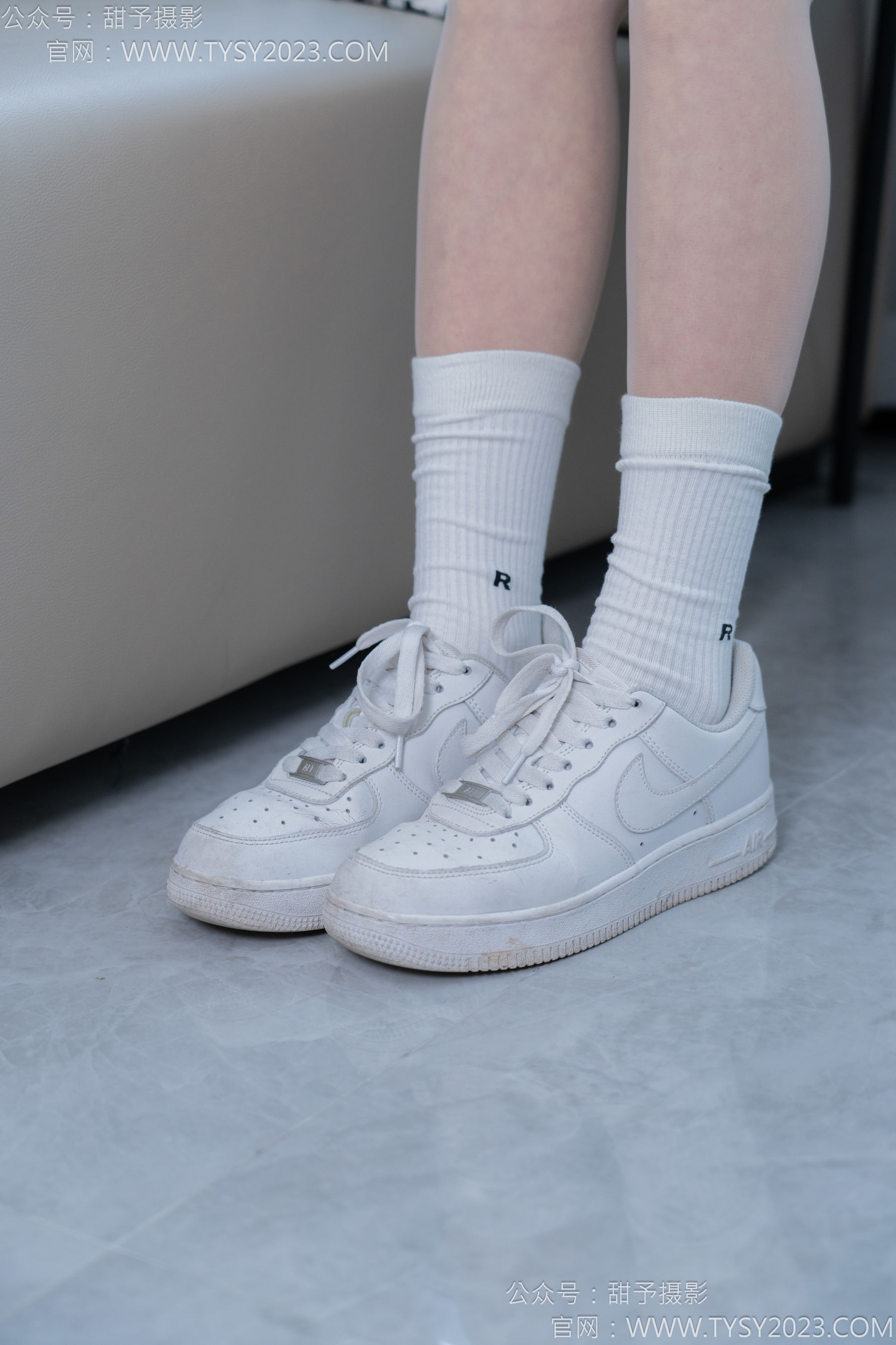 甜予摄影 No.152 咻咻 - 板鞋、白棉袜、薄肉丝/(130P)