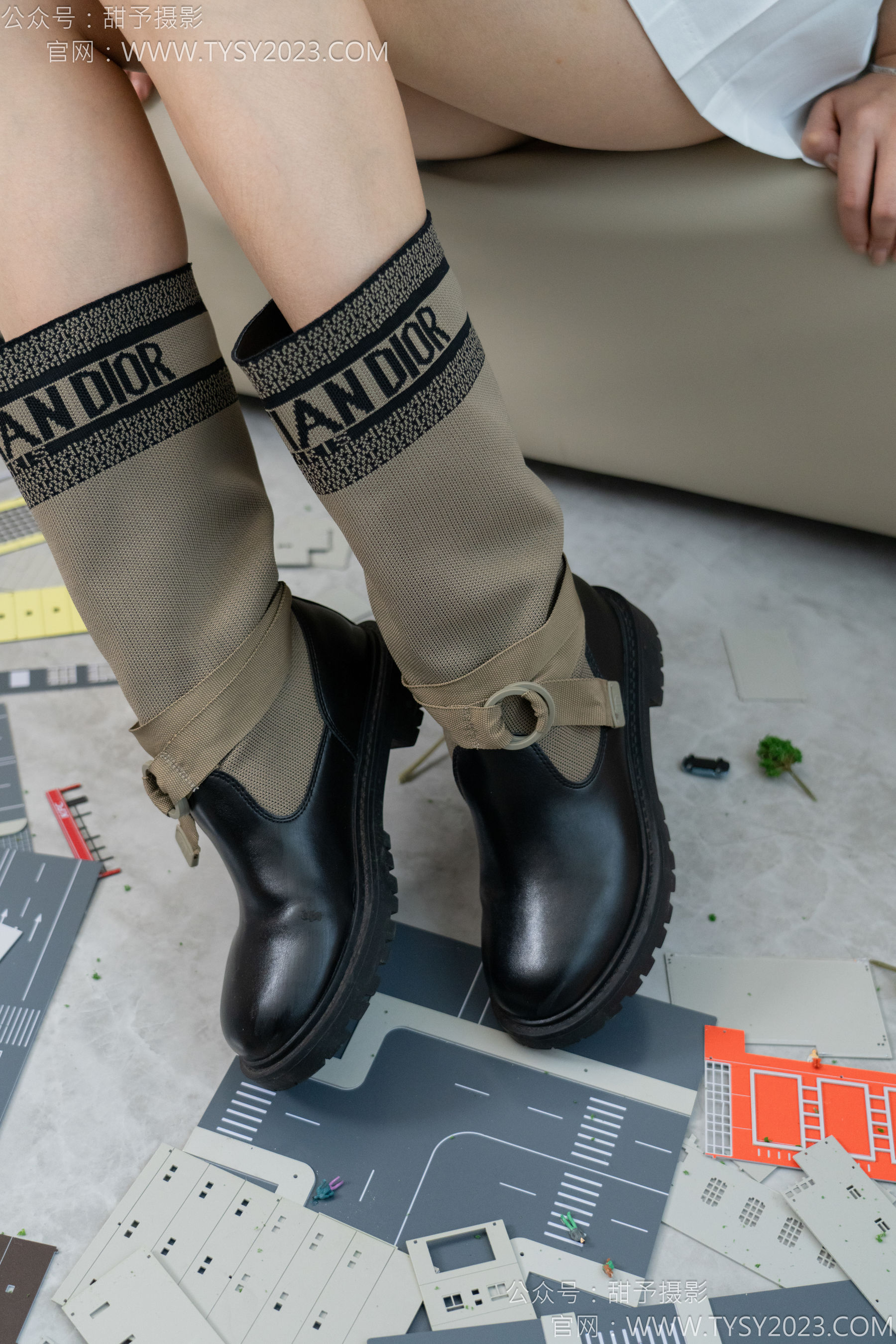 甜予摄影 No.148 咖啡豆 - 靴子、白棉袜、裸足/(169P)