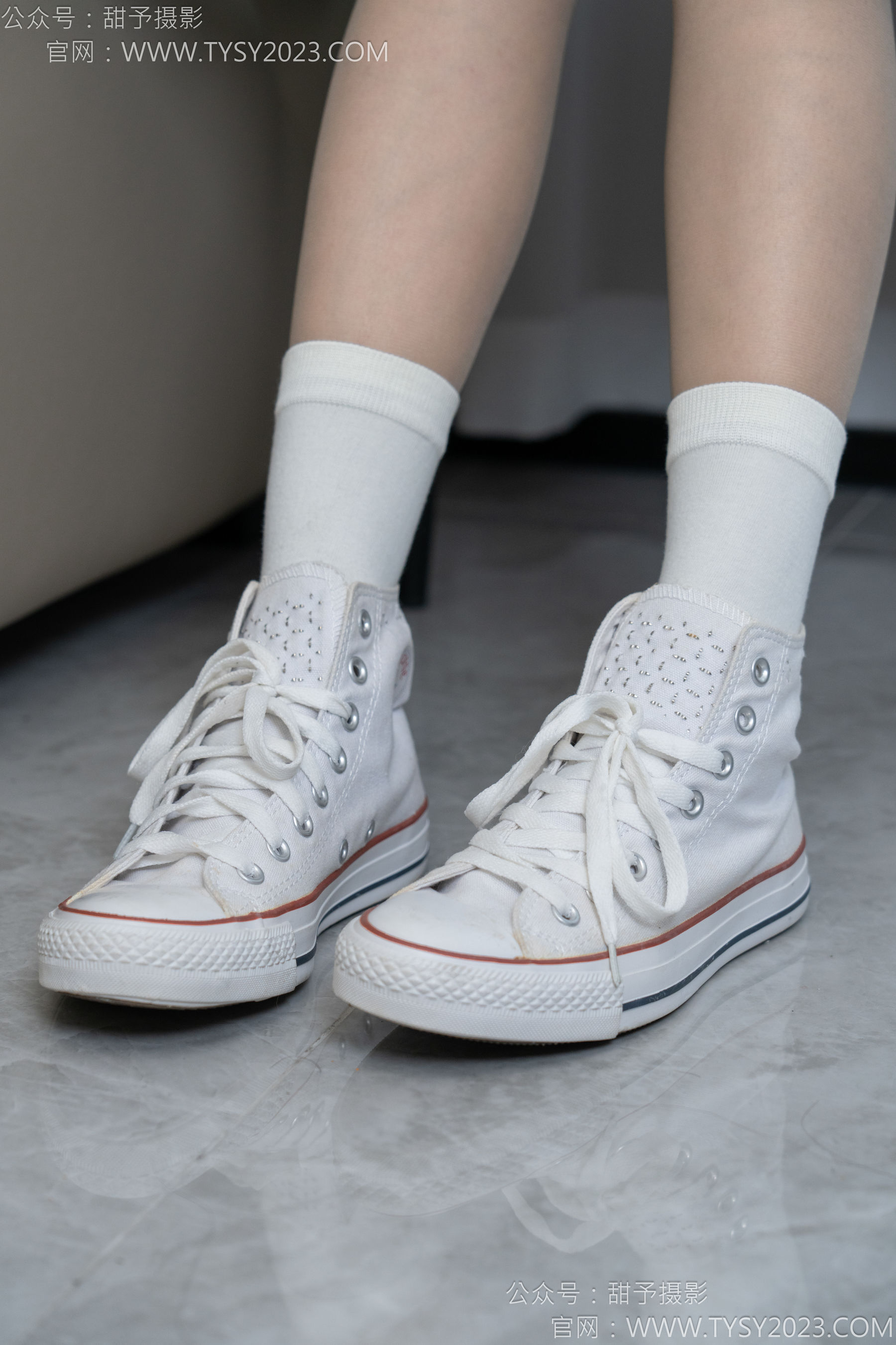 甜予摄影 No.154 澜澜 - 帆布鞋、白棉袜、薄灰丝、跺脚抖腿剧情/(129P)