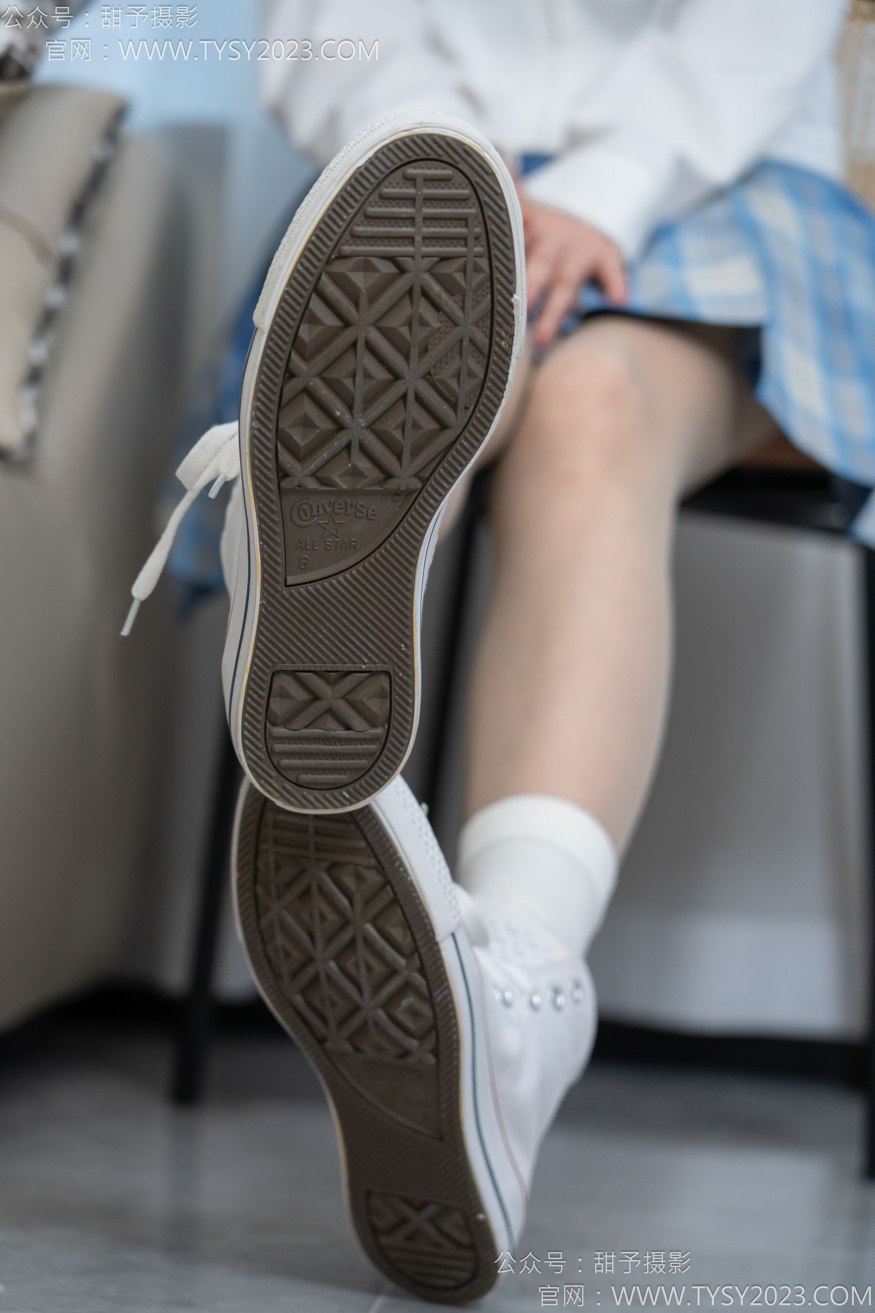 甜予摄影 No.154 澜澜 - 帆布鞋、白棉袜、薄灰丝、跺脚抖腿剧情/(129P)