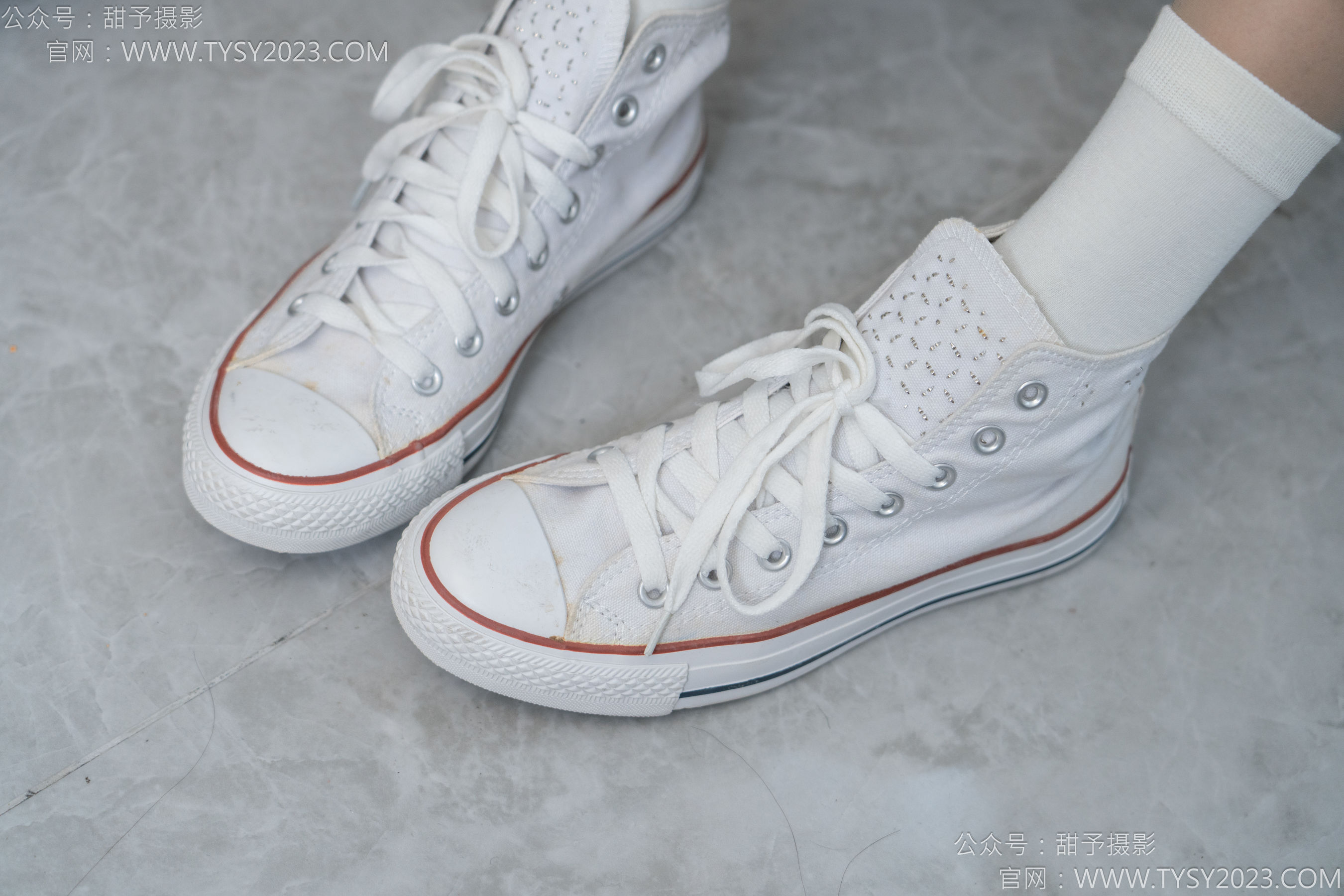 甜予摄影 No.154 澜澜 - 帆布鞋、白棉袜、薄灰丝、跺脚抖腿剧情/(129P)