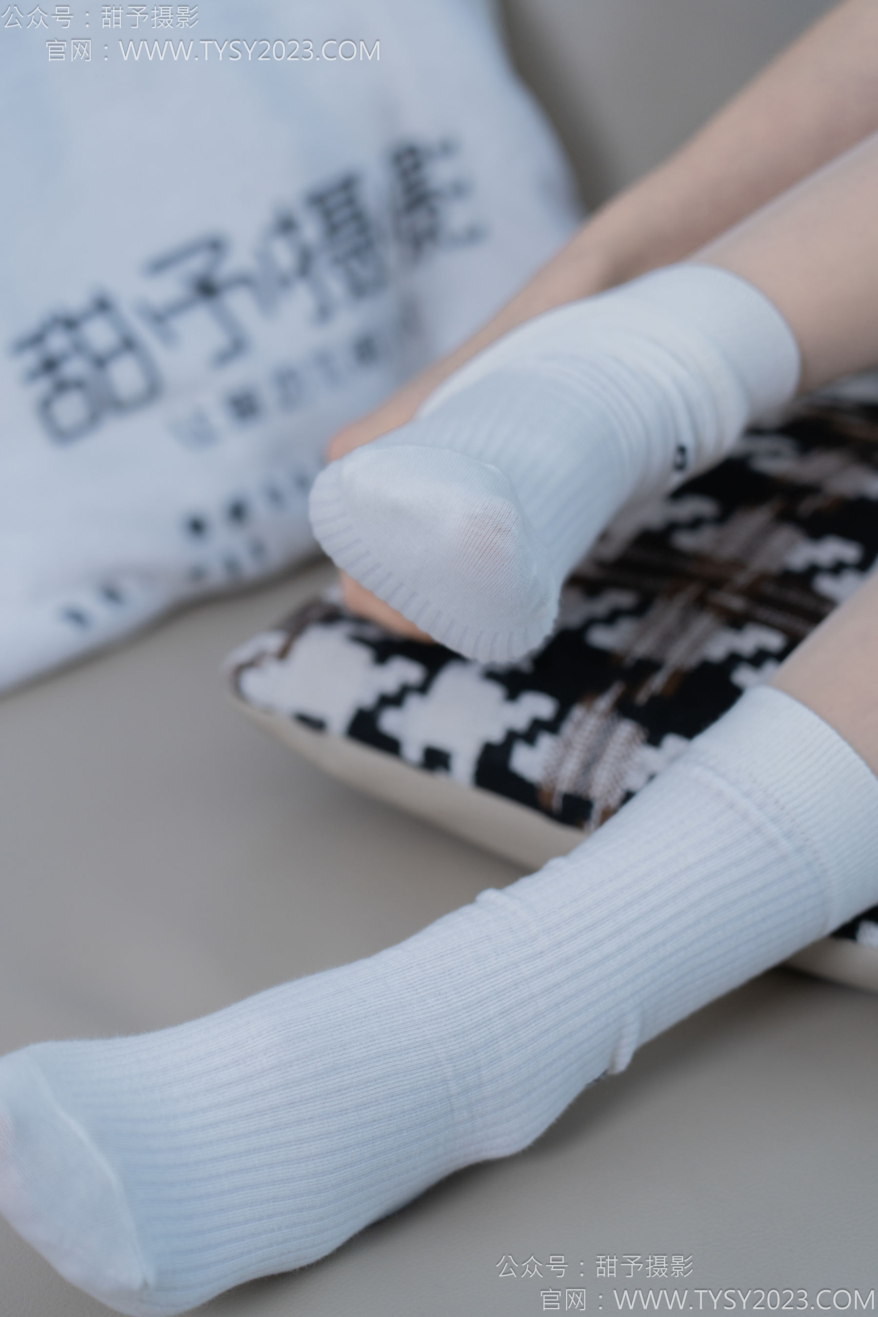 甜予摄影 No.152 咻咻 - 板鞋、白棉袜、薄肉丝/(130P)