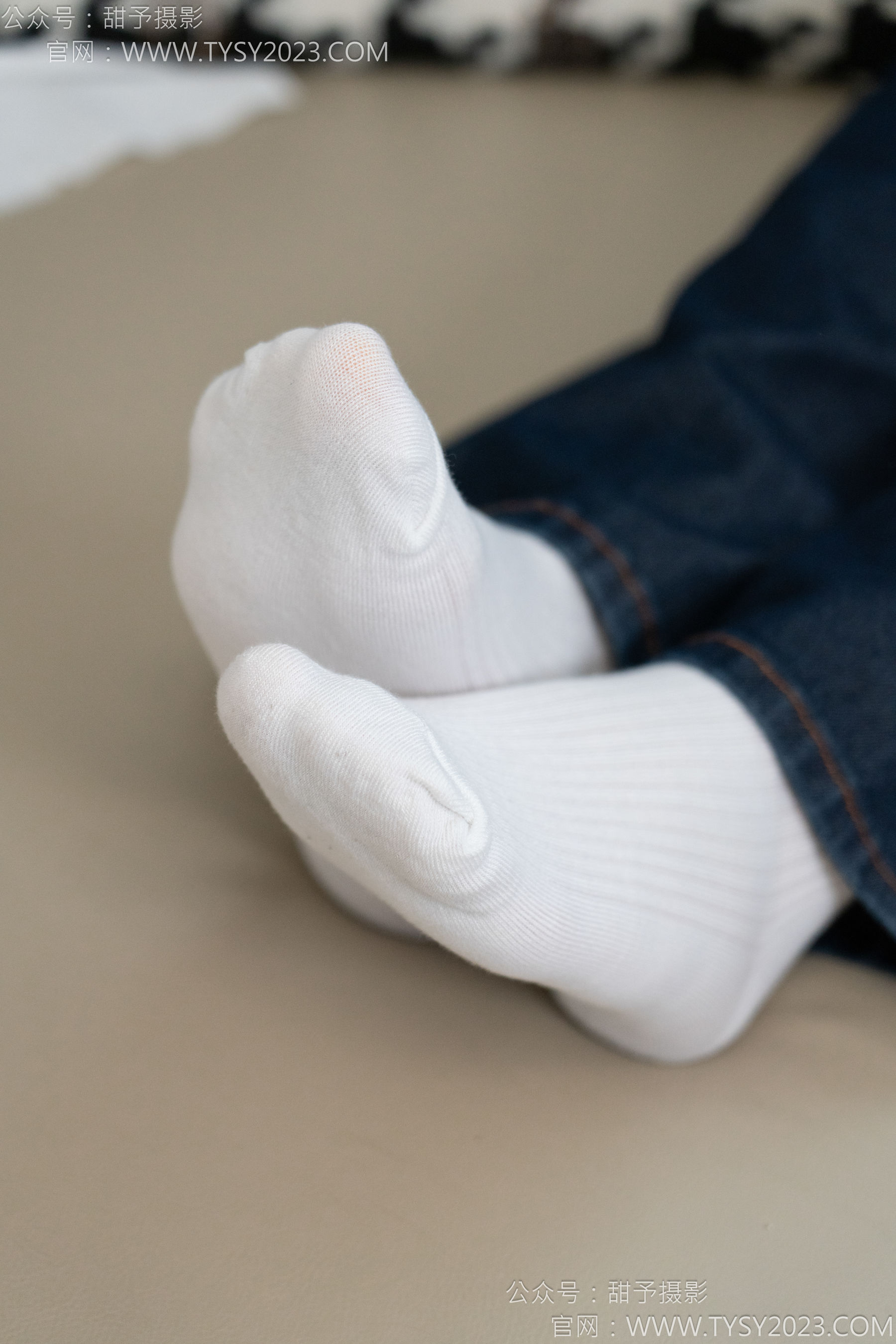 甜予摄影 No.149 诺诺 - 板鞋、白棉袜、裸足/(125P)