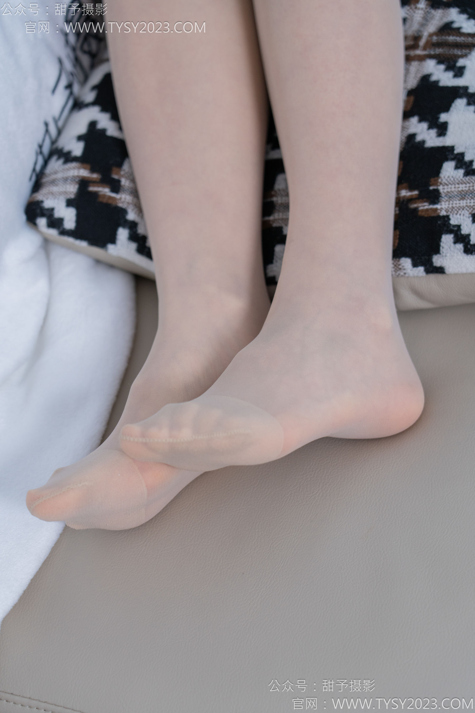 甜予摄影 No.156 咻咻 - 高跟鞋、薄肉丝/(135P)