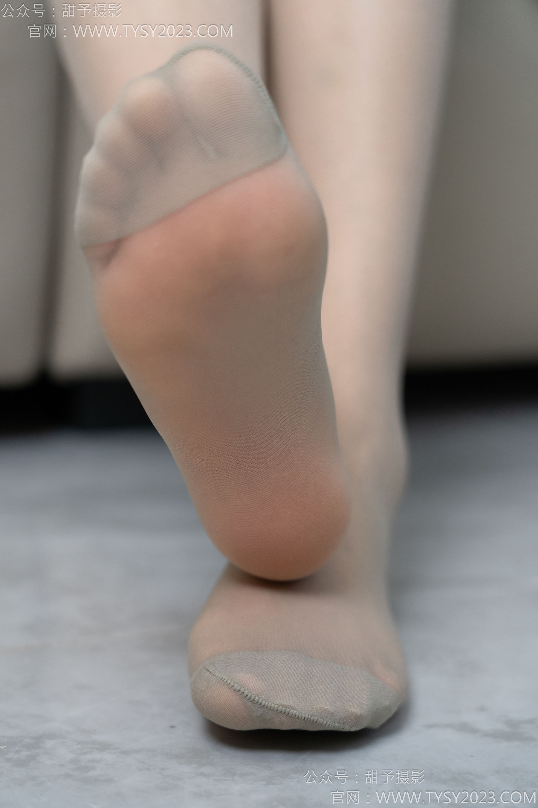 甜予摄影 No.154 澜澜 - 帆布鞋、白棉袜、薄灰丝、跺脚抖腿剧情/(129P)
