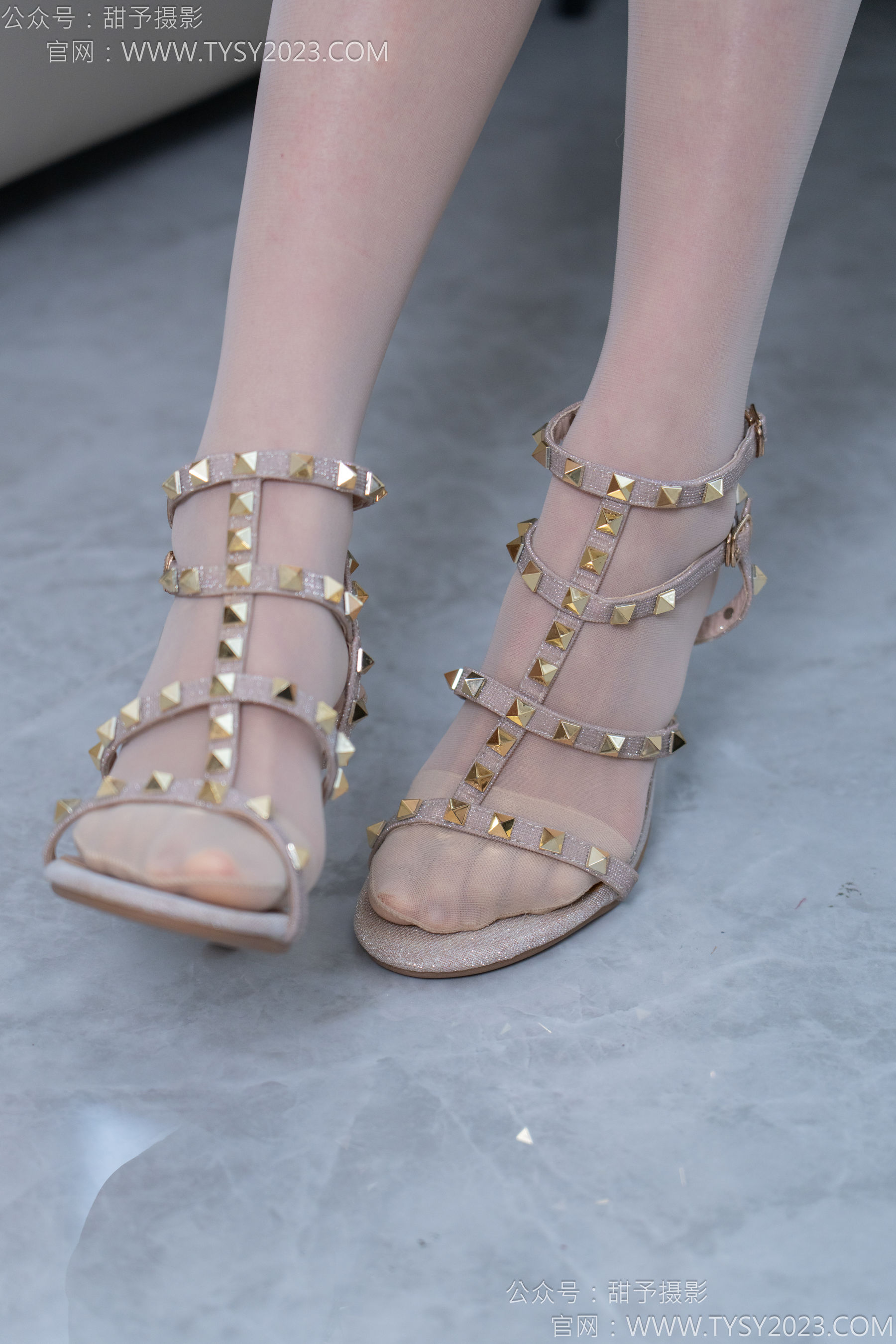 甜予摄影 No.156 咻咻 - 高跟鞋、薄肉丝/(135P)