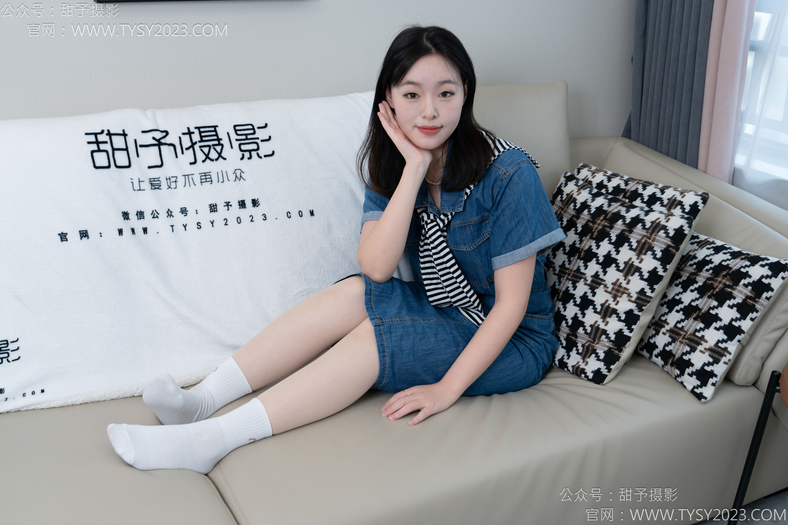 甜予摄影 No.151 小葵 - 板鞋、白棉袜、薄肉丝/(130P)