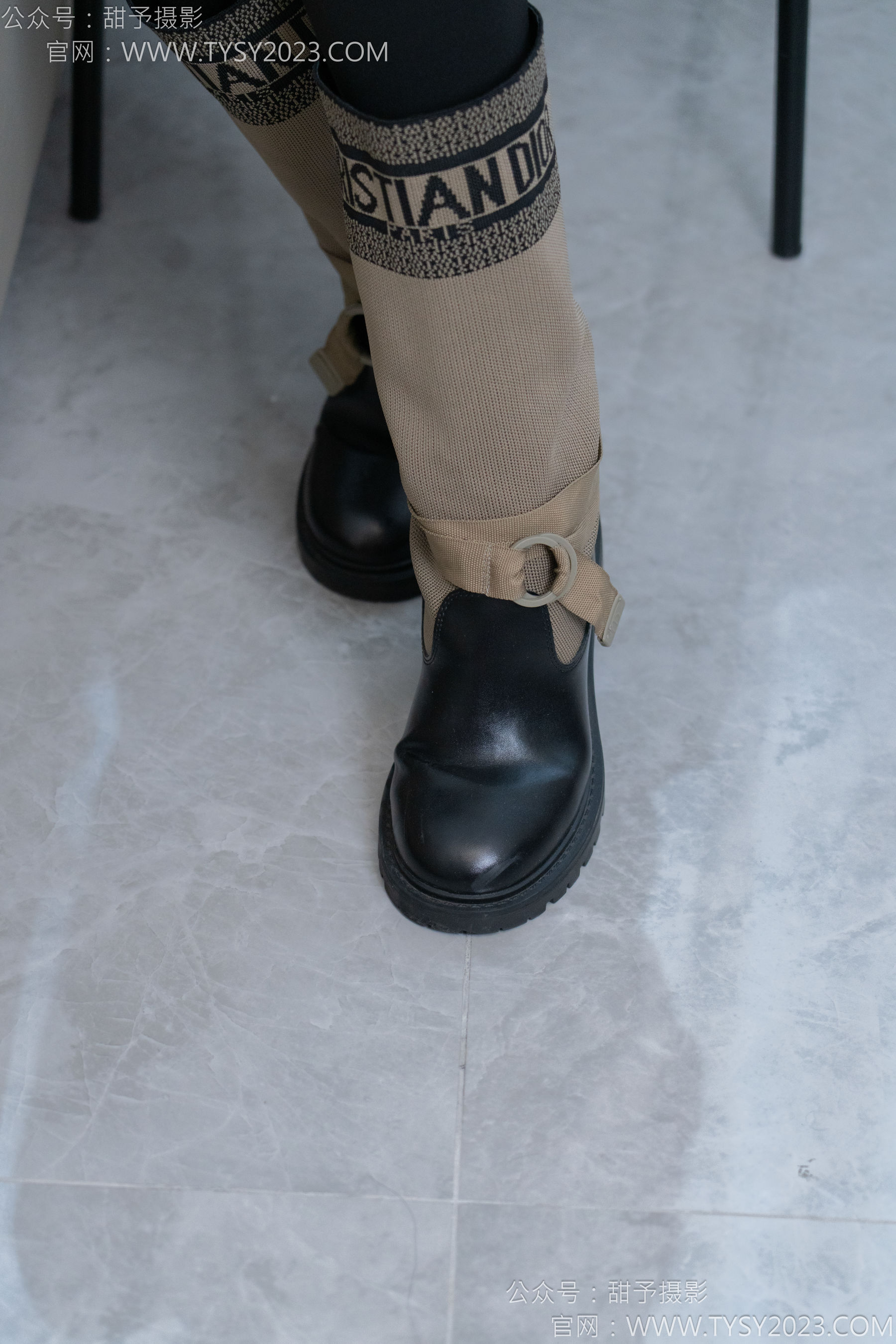 甜予摄影 No.155 咖啡豆 - 靴子、脏袜子、裸足/(132P)