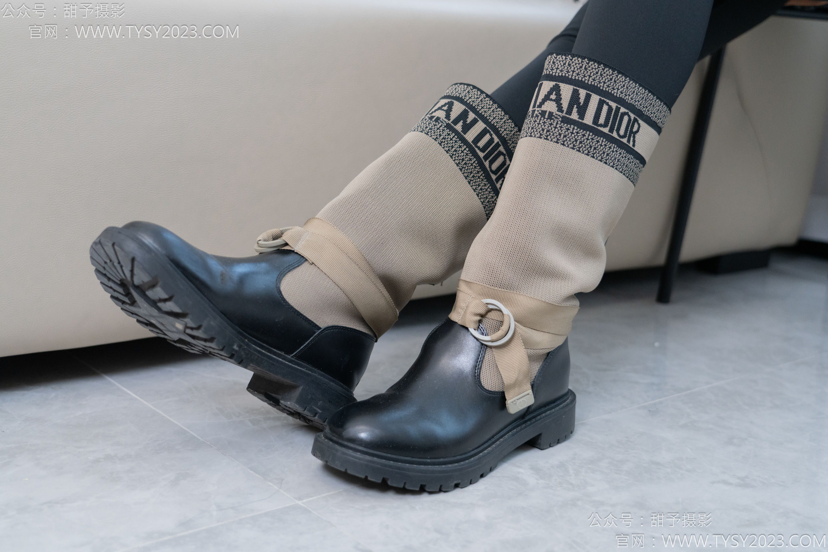 甜予摄影 No.155 咖啡豆 - 靴子、脏袜子、裸足/(132P)