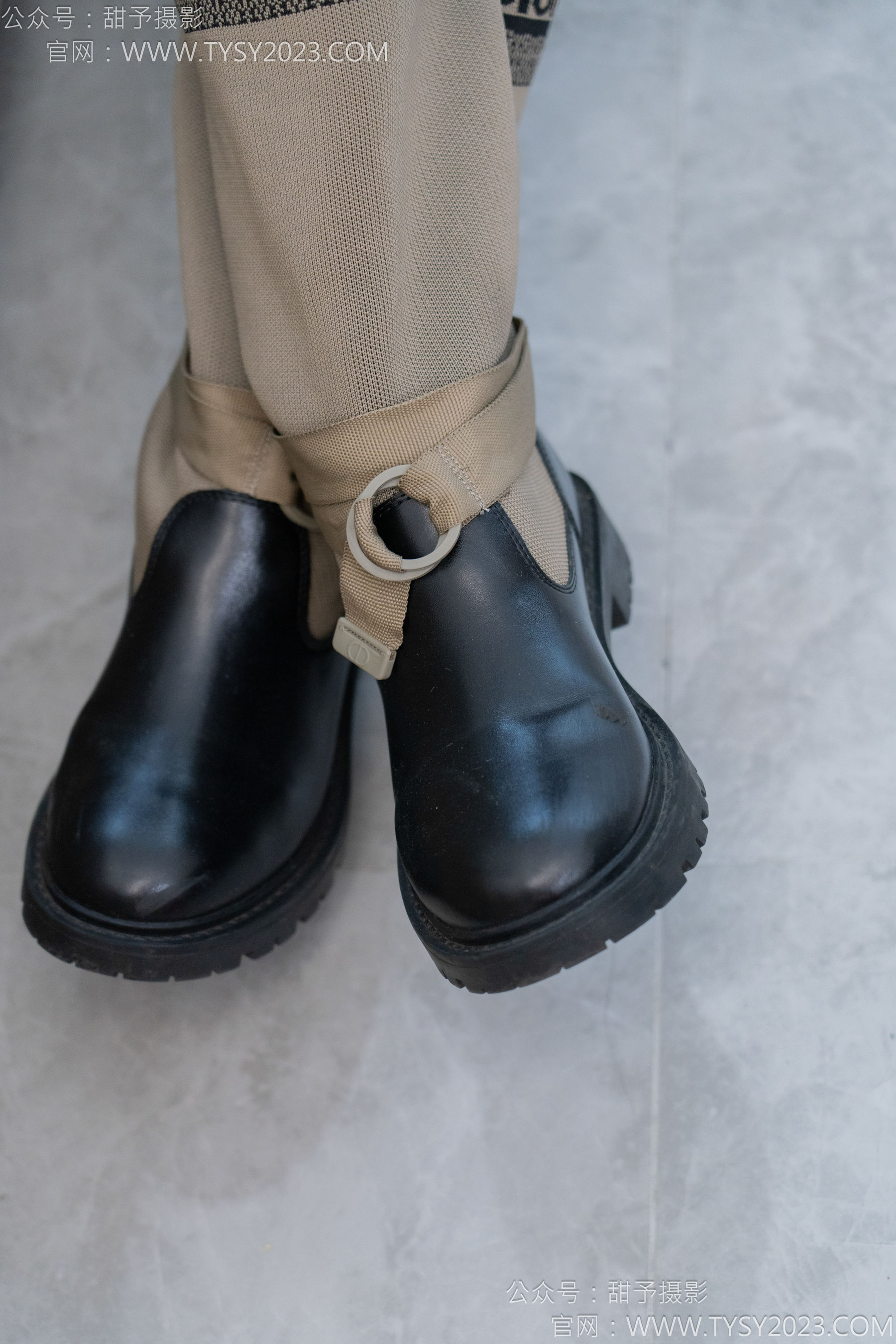 甜予摄影 No.155 咖啡豆 - 靴子、脏袜子、裸足/(132P)