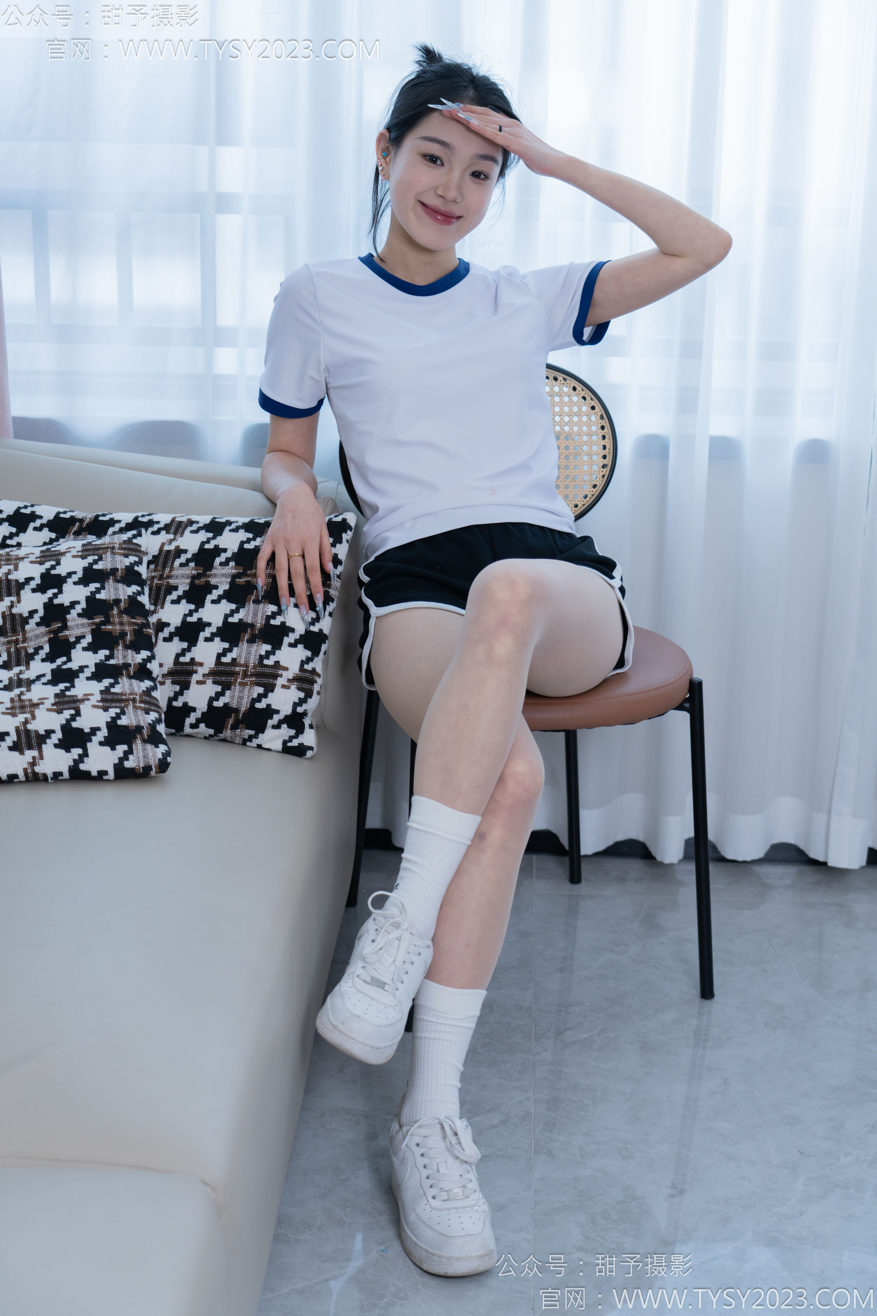 甜予摄影 No.152 咻咻 - 板鞋、白棉袜、薄肉丝/(130P)