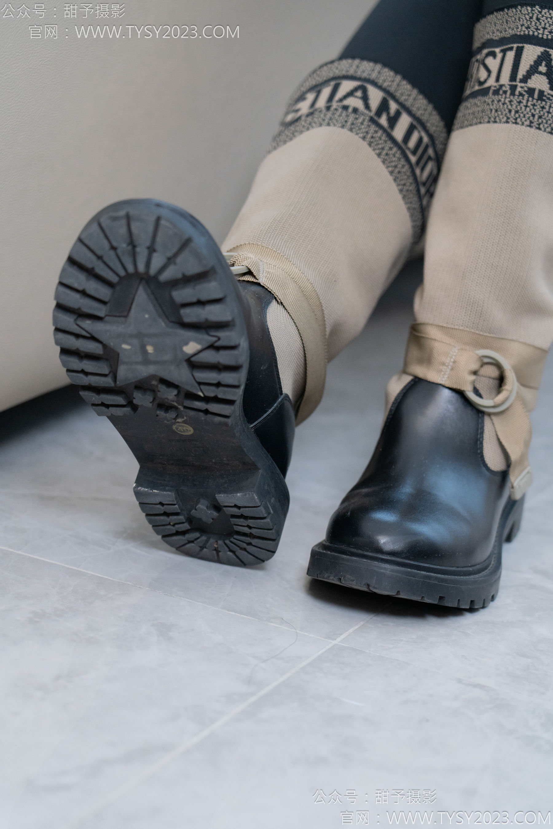 甜予摄影 No.155 咖啡豆 - 靴子、脏袜子、裸足/(132P)