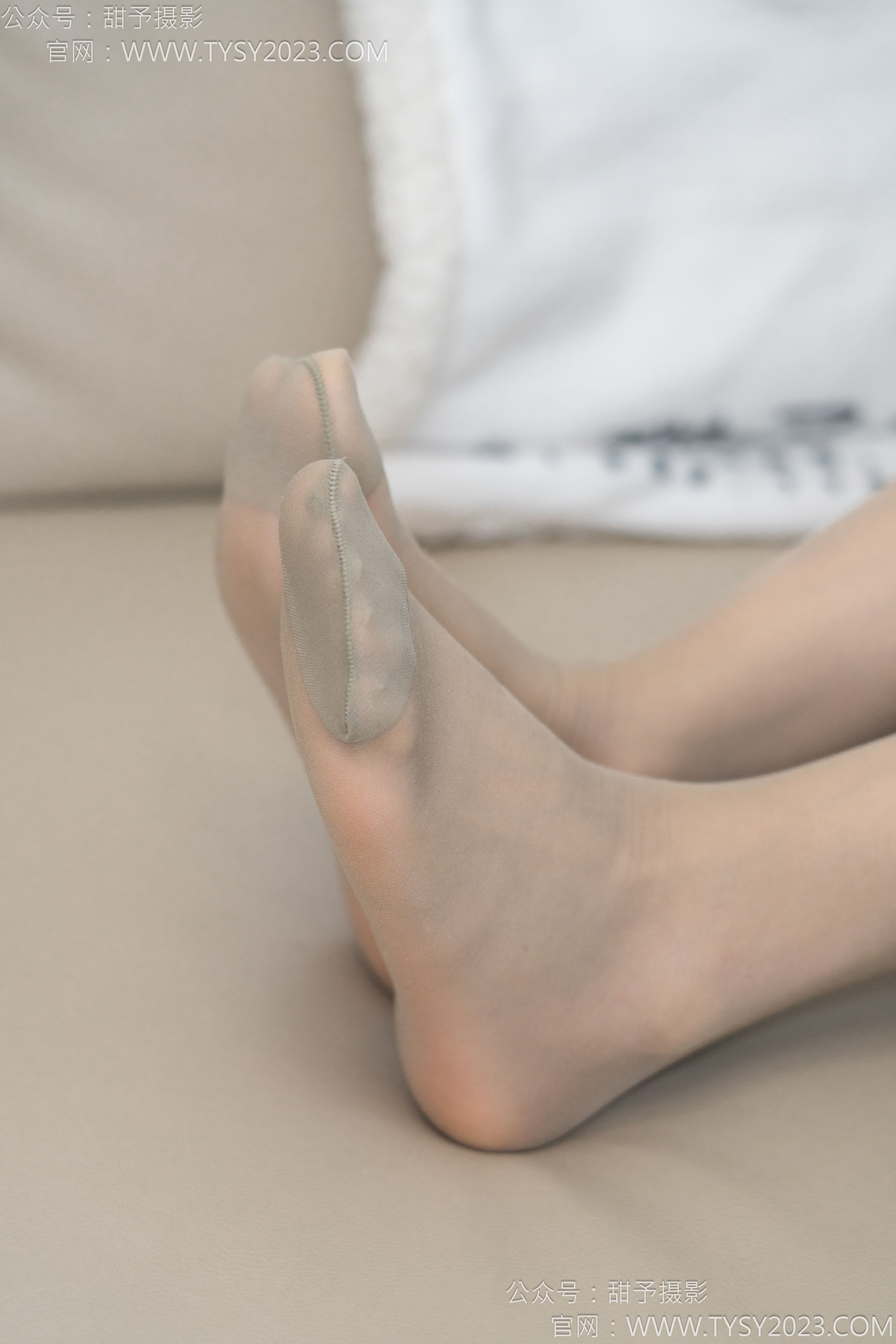 甜予摄影 No.154 澜澜 - 帆布鞋、白棉袜、薄灰丝、跺脚抖腿剧情/(129P)