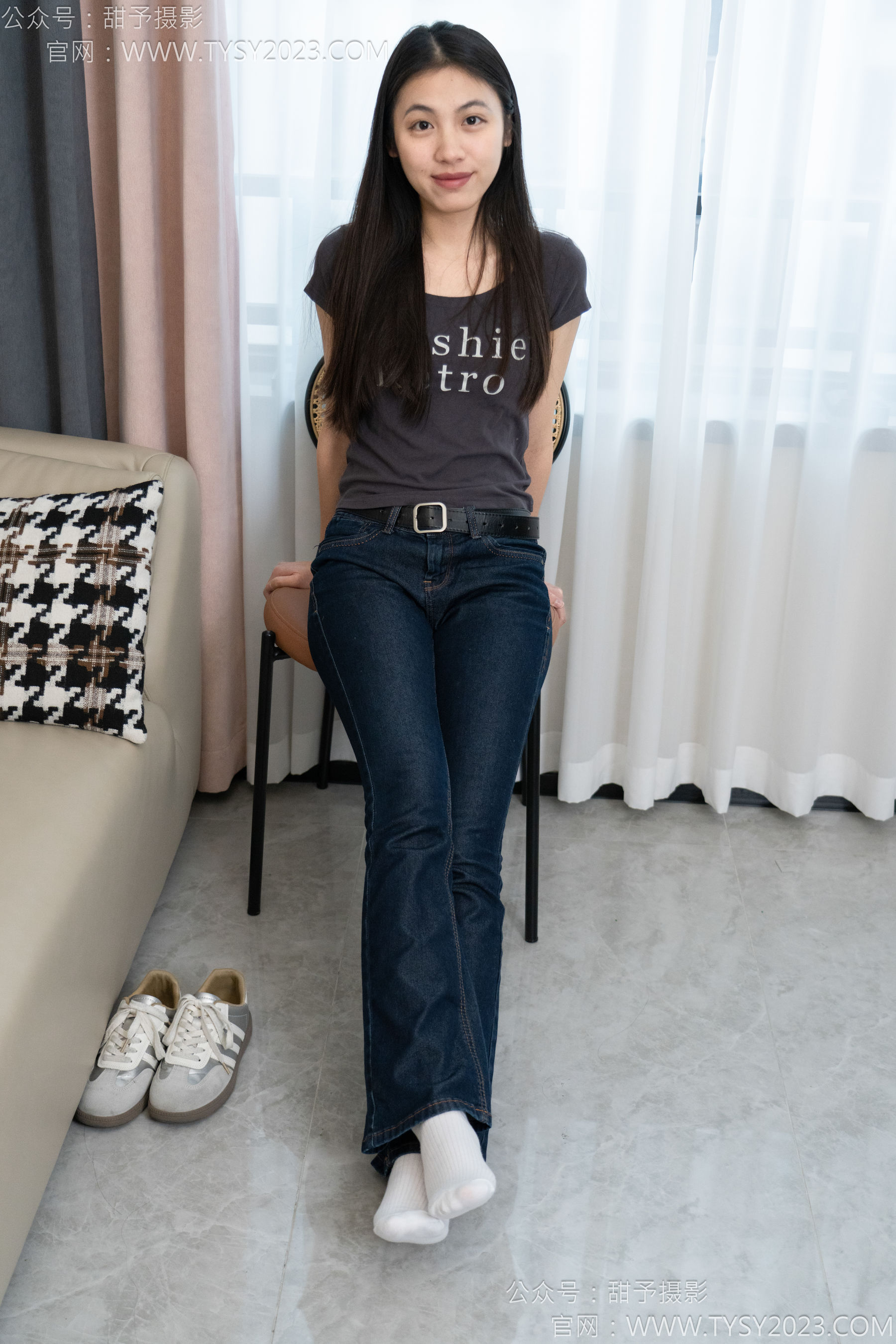 甜予摄影 No.149 诺诺 - 板鞋、白棉袜、裸足/(125P)