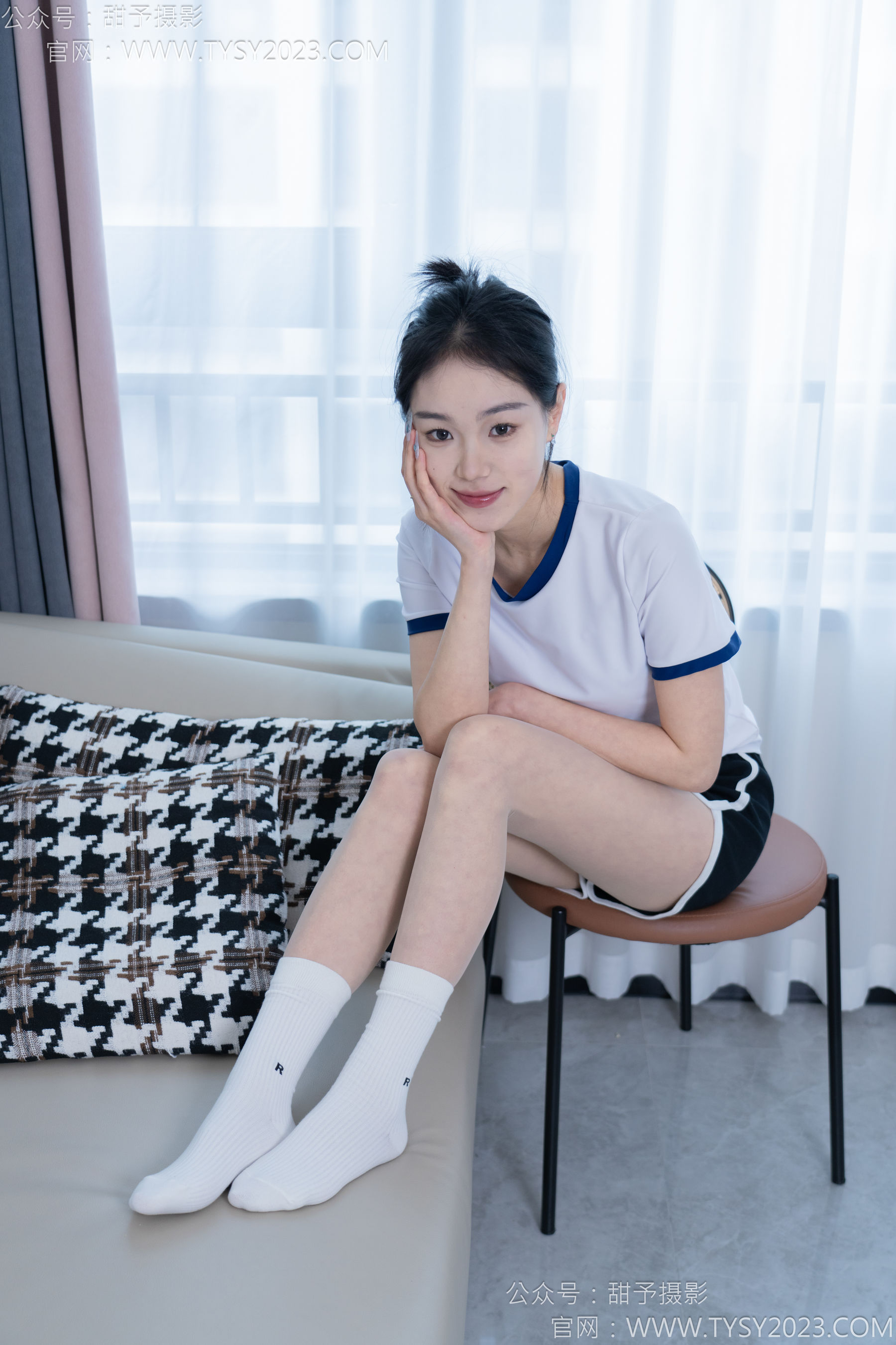 甜予摄影 No.152 咻咻 - 板鞋、白棉袜、薄肉丝/(130P)