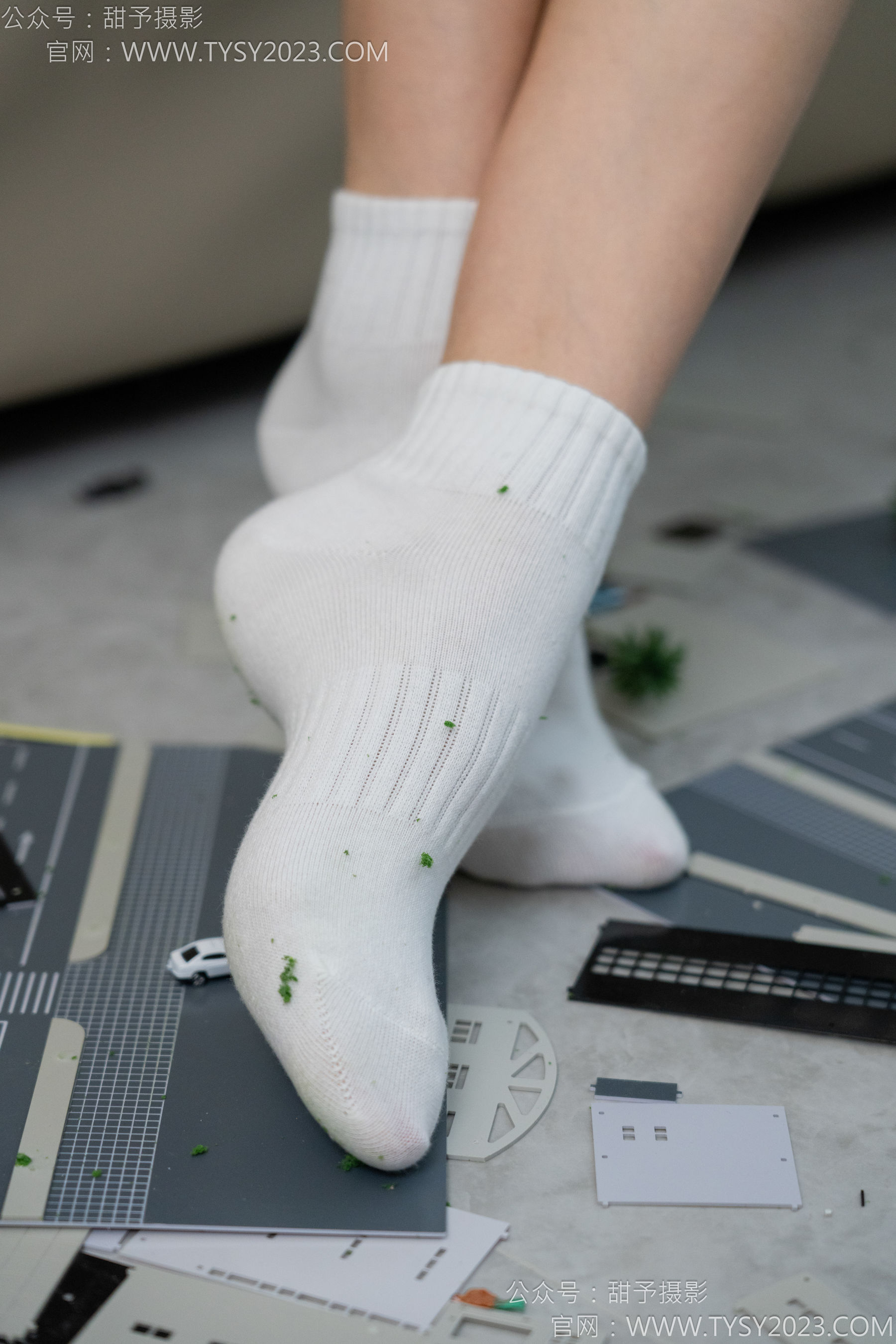 甜予摄影 No.148 咖啡豆 - 靴子、白棉袜、裸足/(169P)