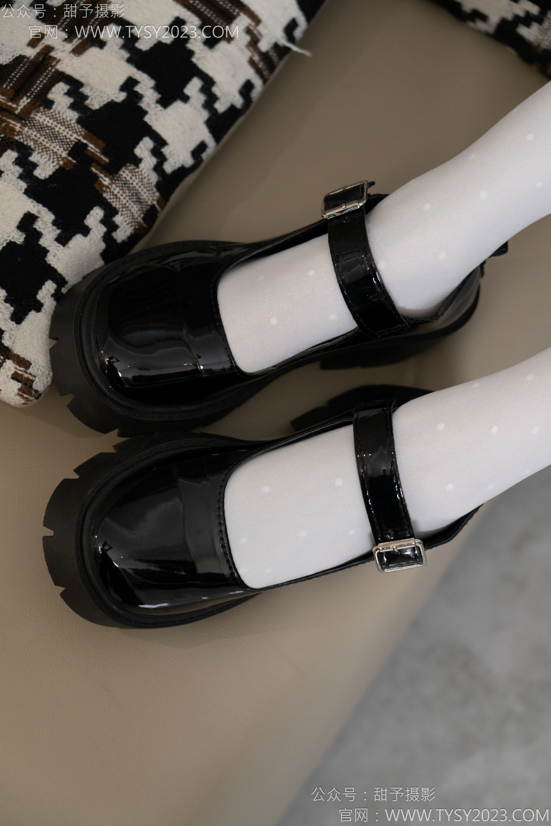 甜予摄影 No.150 澜澜 - 皮鞋、大腿袜、小腿袜、波点白丝袜/(162P)