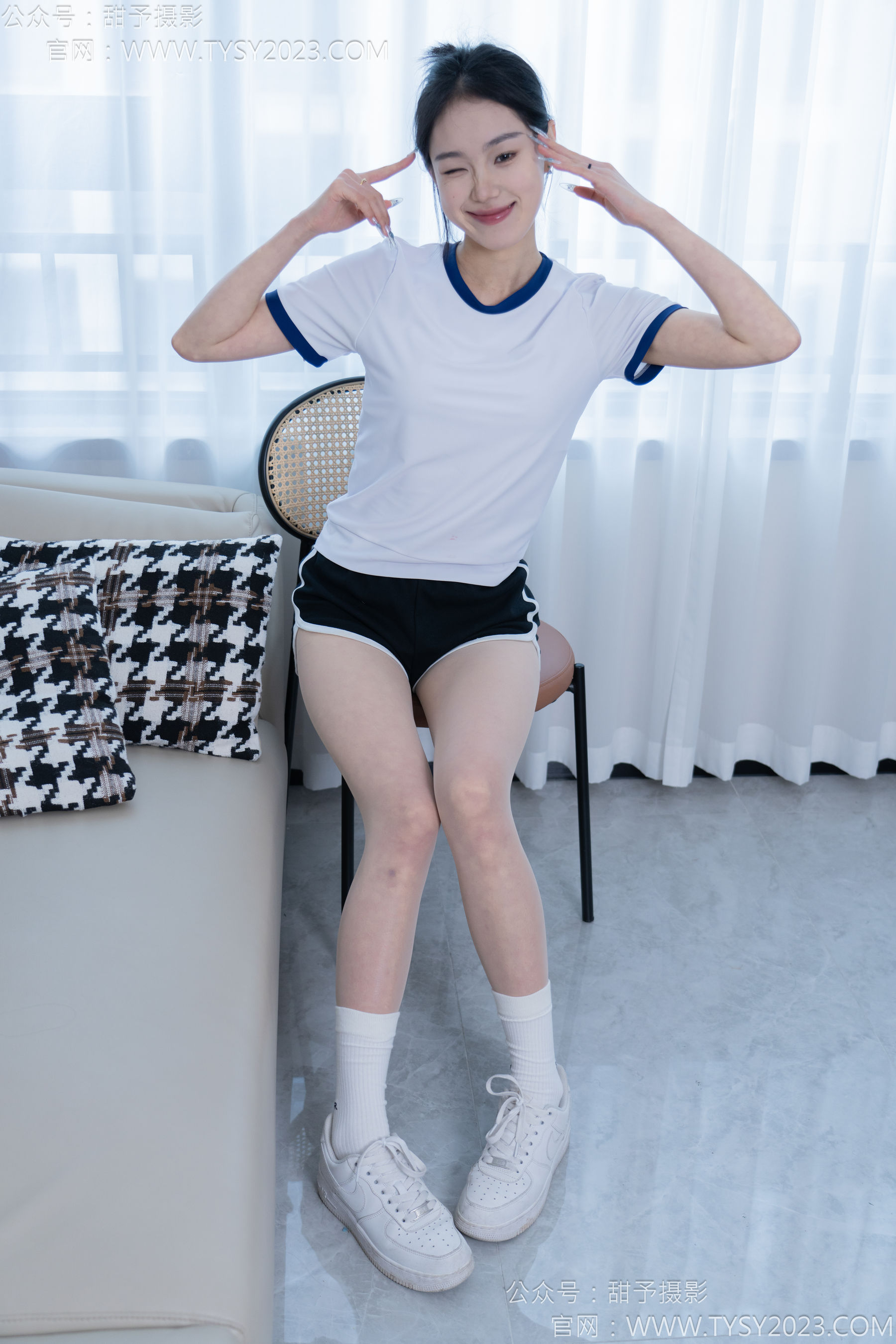 甜予摄影 No.152 咻咻 - 板鞋、白棉袜、薄肉丝/(130P)