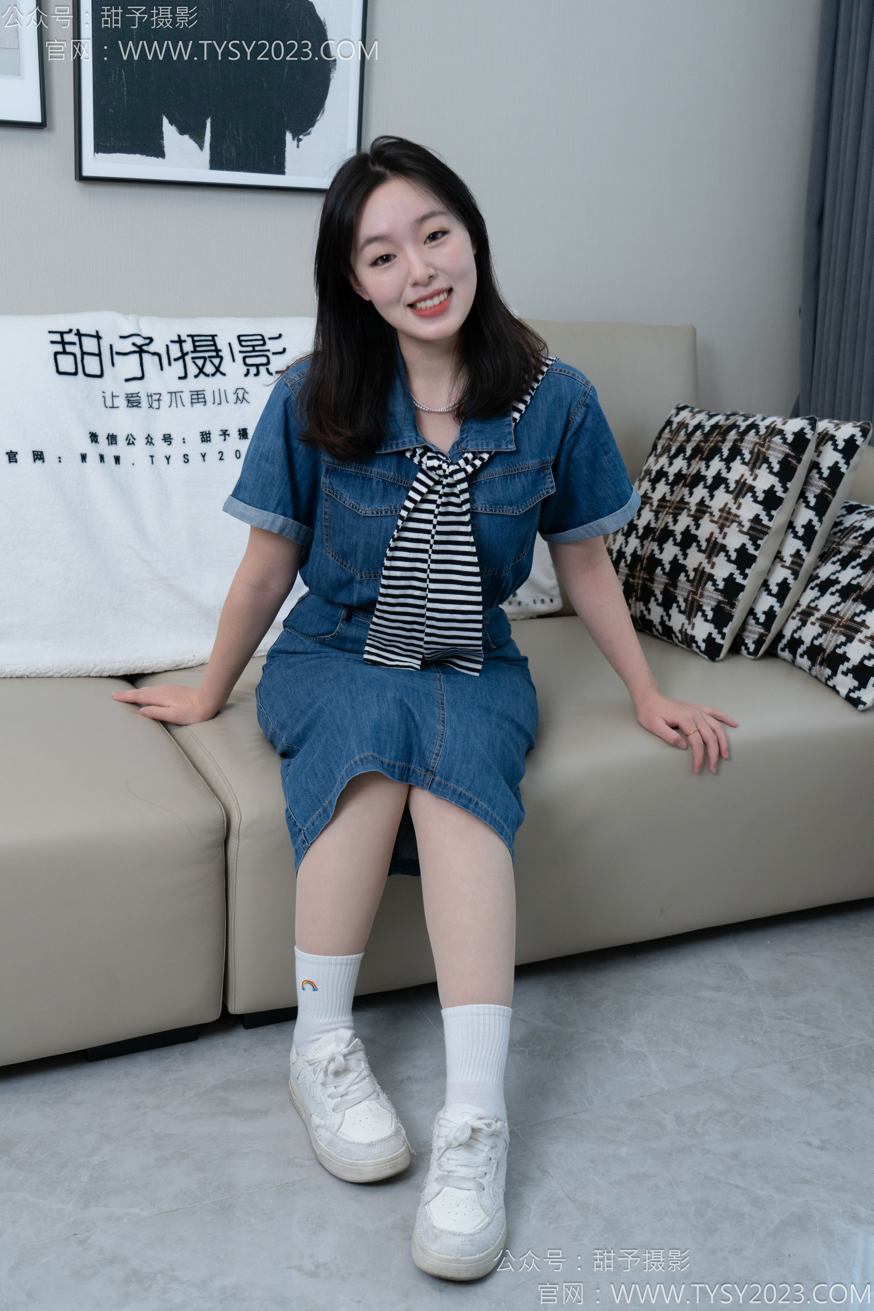 甜予摄影 No.151 小葵 - 板鞋、白棉袜、薄肉丝/(130P)