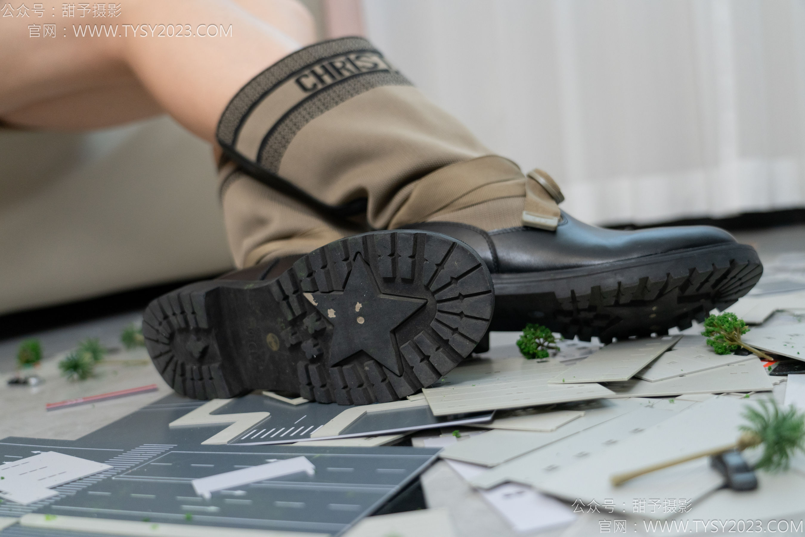 甜予摄影 No.148 咖啡豆 - 靴子、白棉袜、裸足/(169P)