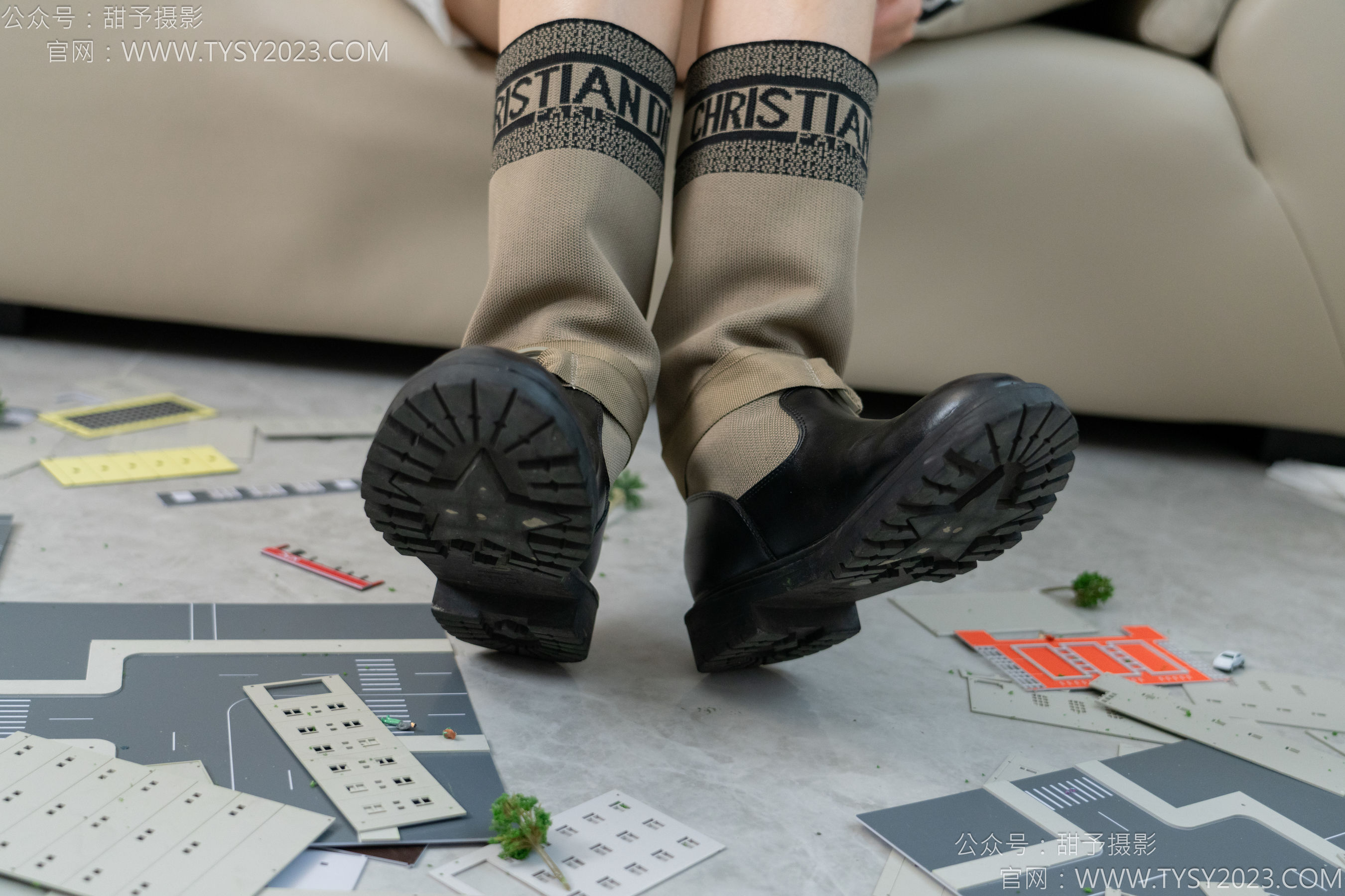 甜予摄影 No.148 咖啡豆 - 靴子、白棉袜、裸足/(169P)