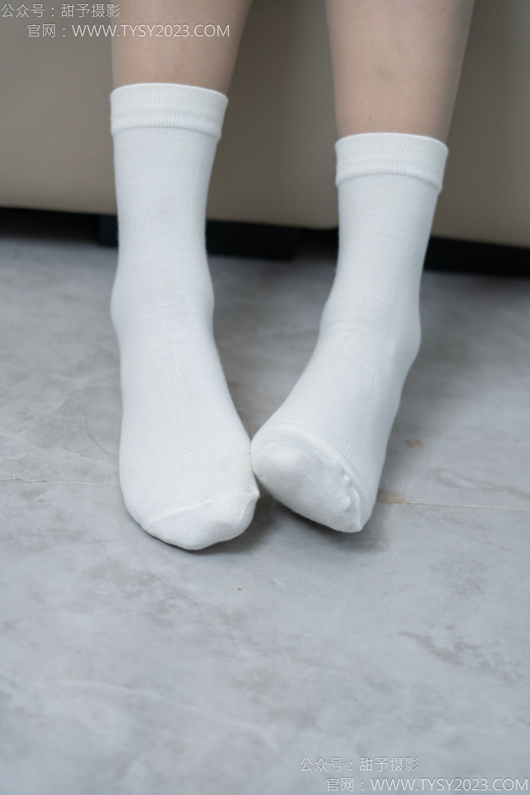 甜予摄影 No.154 澜澜 - 帆布鞋、白棉袜、薄灰丝、跺脚抖腿剧情/(129P)