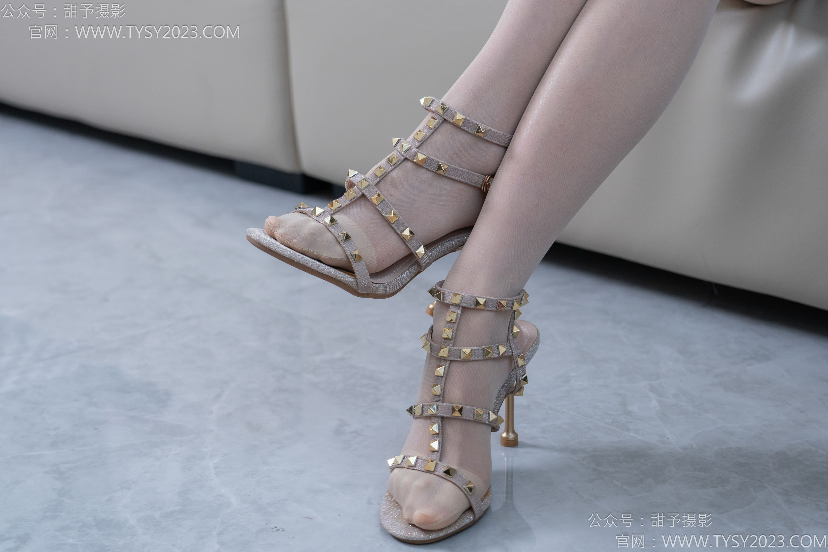 甜予摄影 No.156 咻咻 - 高跟鞋、薄肉丝/(135P)