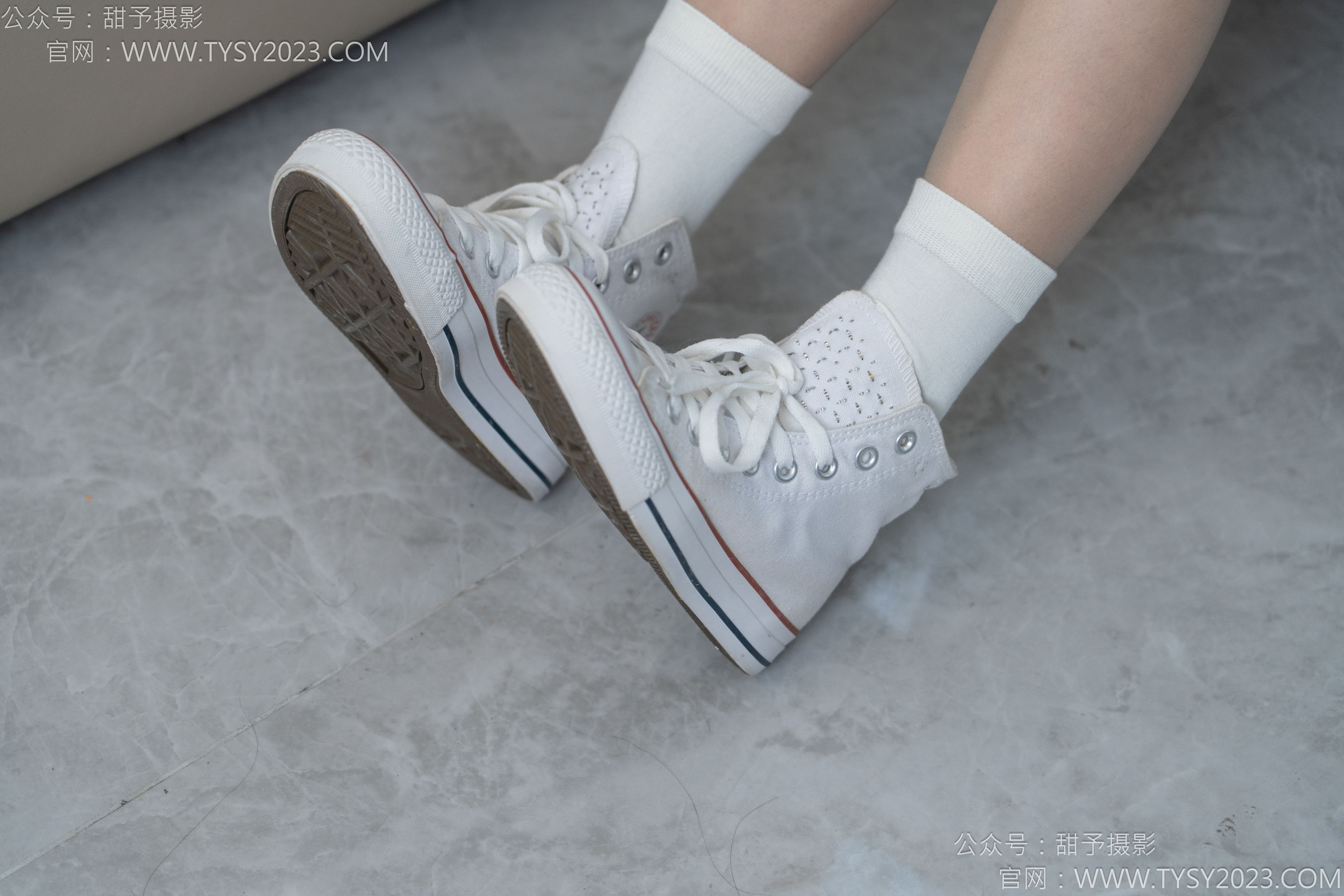 甜予摄影 No.154 澜澜 - 帆布鞋、白棉袜、薄灰丝、跺脚抖腿剧情/(129P)