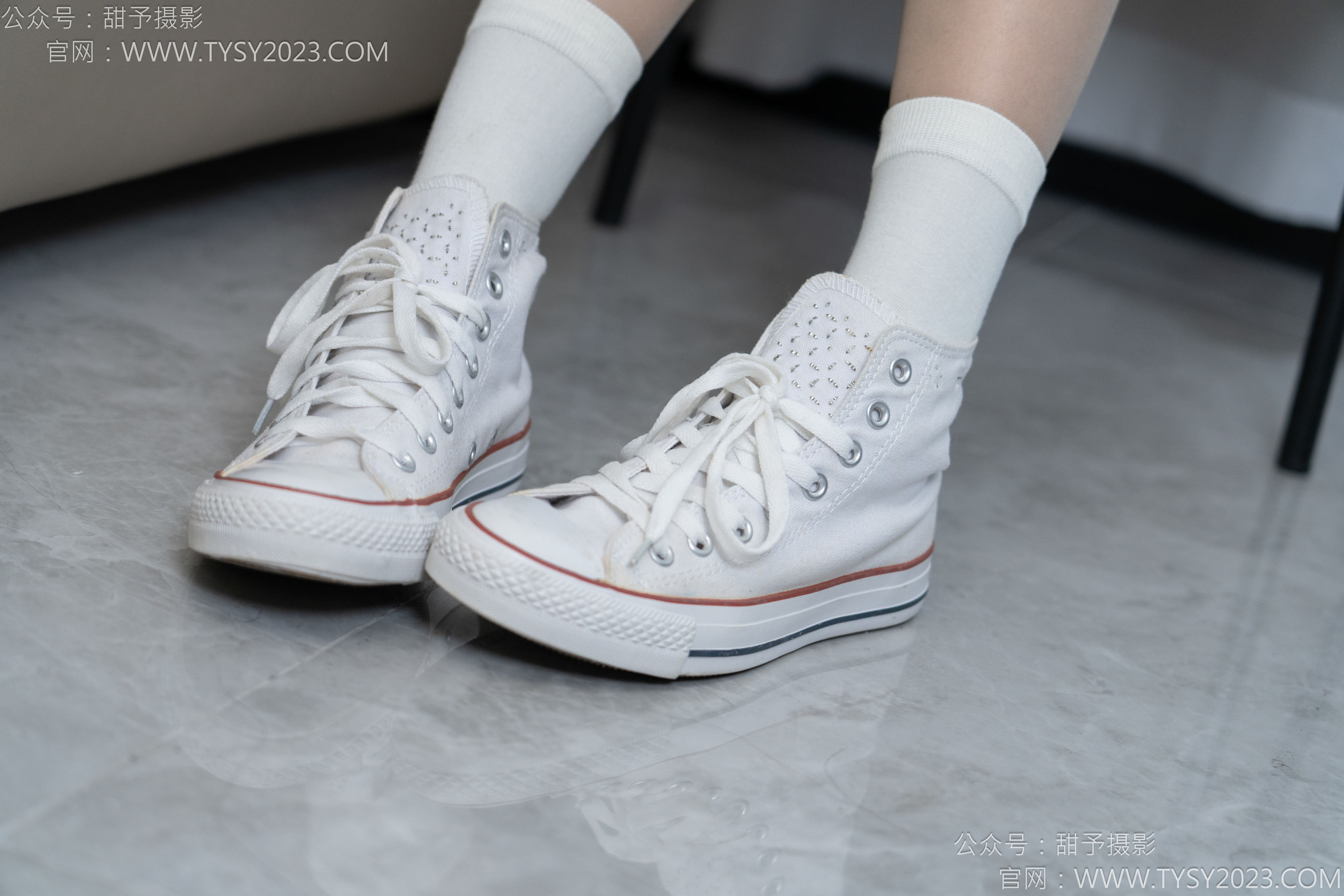 甜予摄影 No.154 澜澜 - 帆布鞋、白棉袜、薄灰丝、跺脚抖腿剧情/(129P)