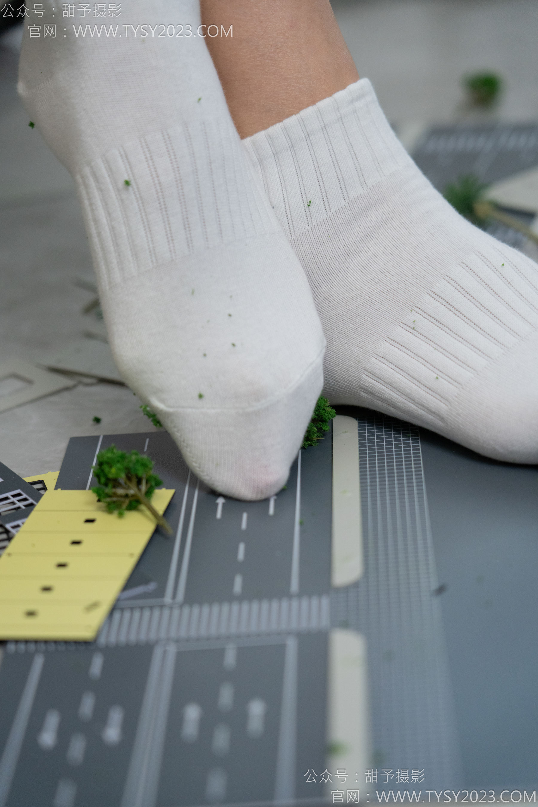 甜予摄影 No.148 咖啡豆 - 靴子、白棉袜、裸足/(169P)