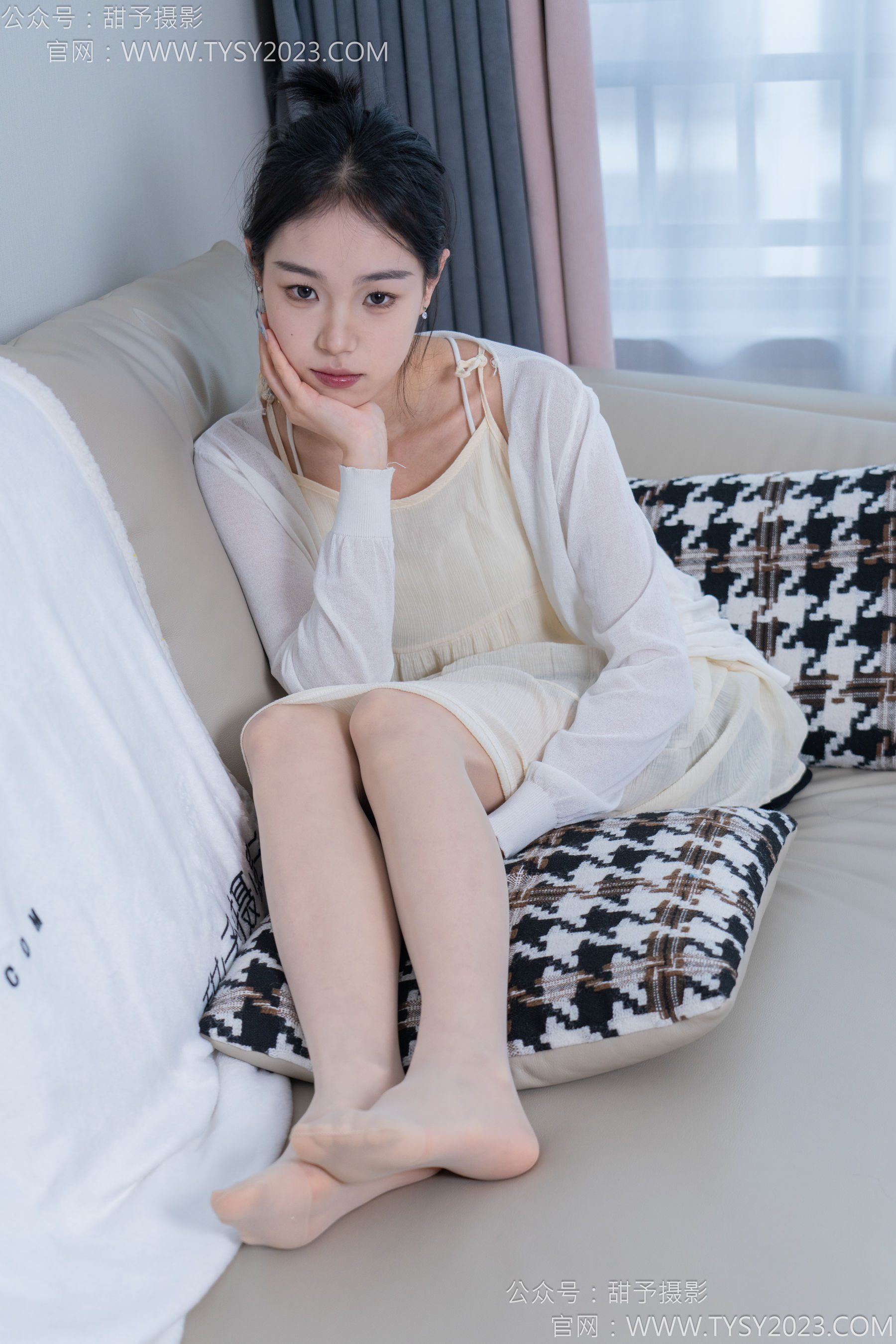 甜予摄影 No.156 咻咻 - 高跟鞋、薄肉丝/(135P)