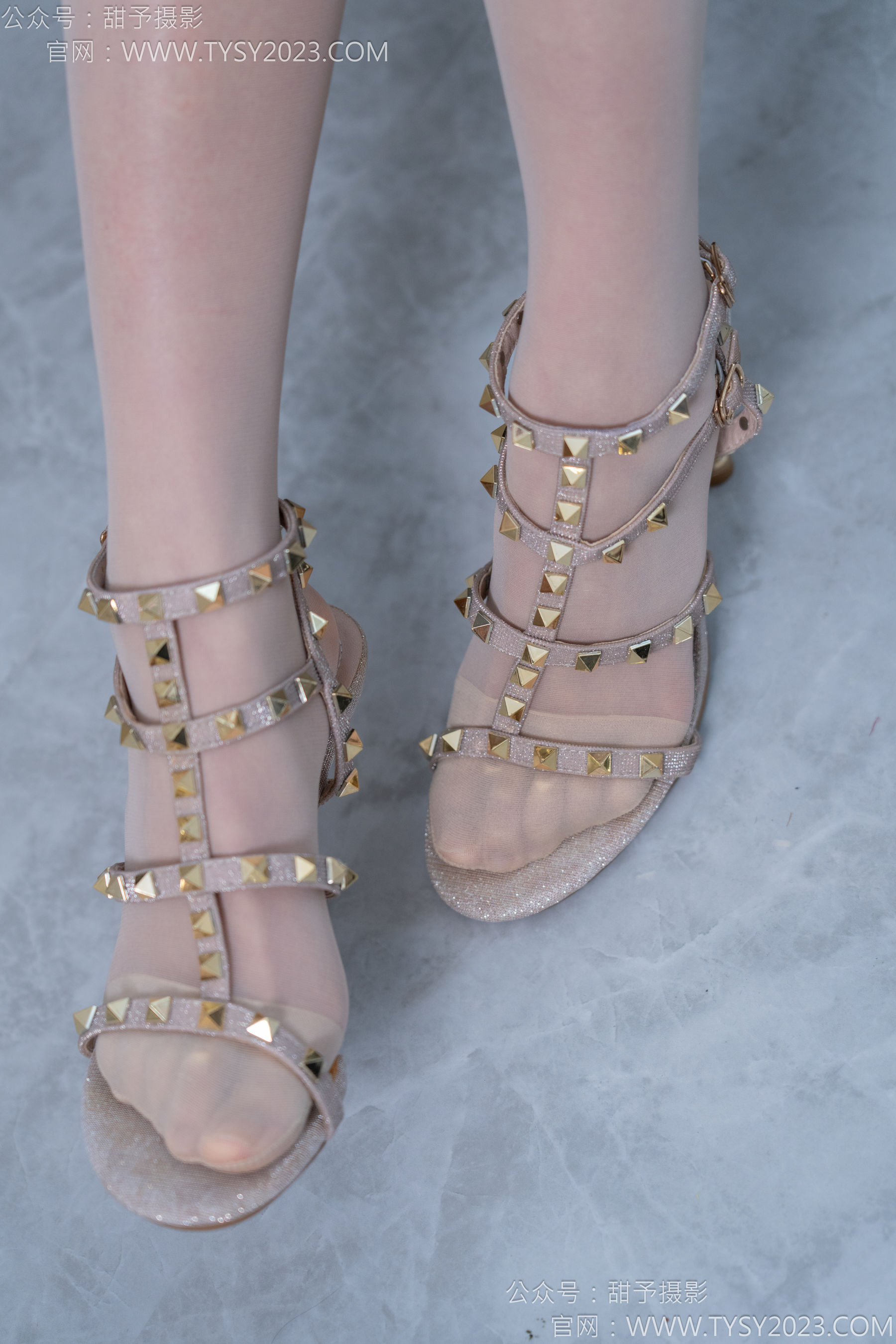 甜予摄影 No.156 咻咻 - 高跟鞋、薄肉丝/(135P)