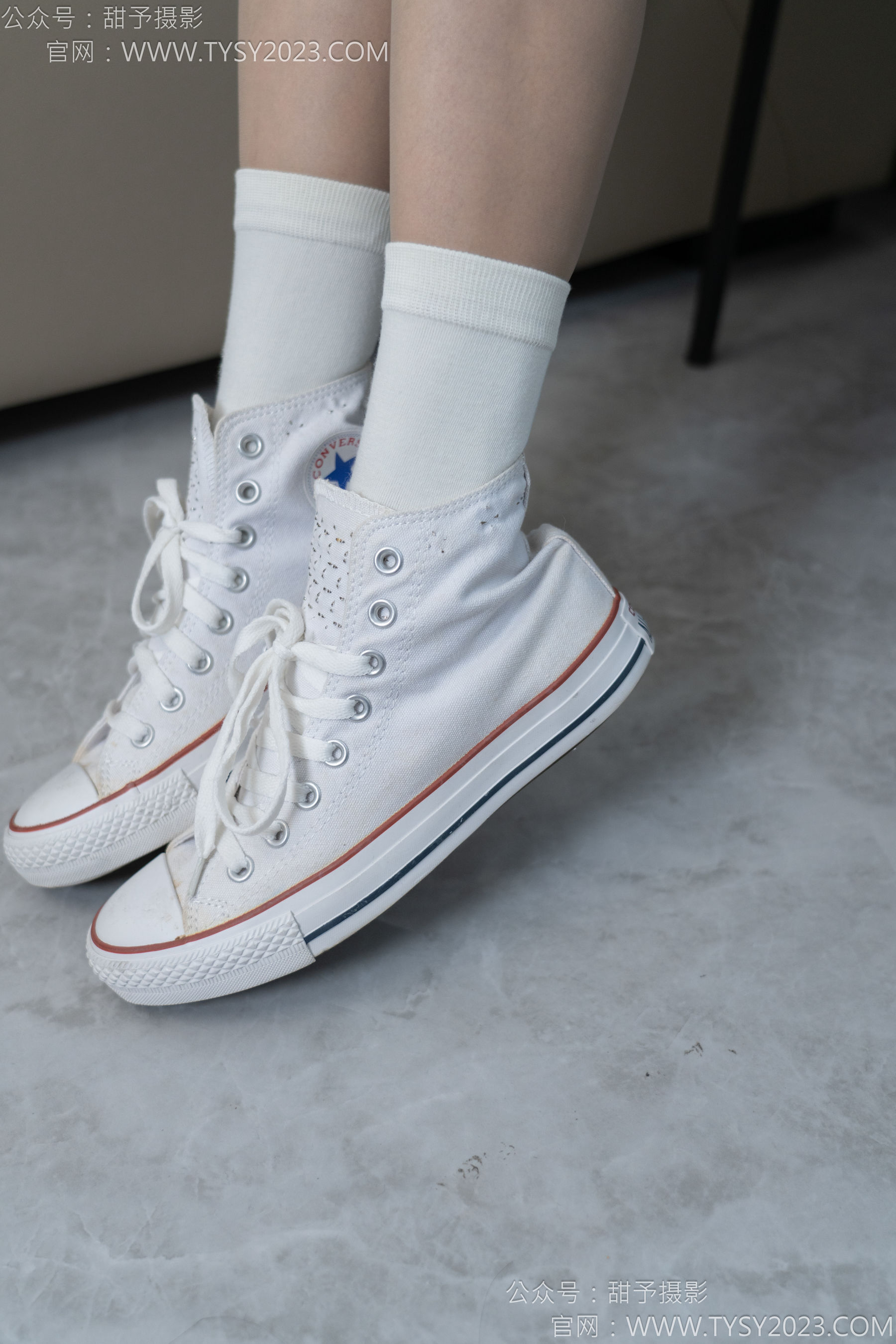 甜予摄影 No.154 澜澜 - 帆布鞋、白棉袜、薄灰丝、跺脚抖腿剧情/(129P)