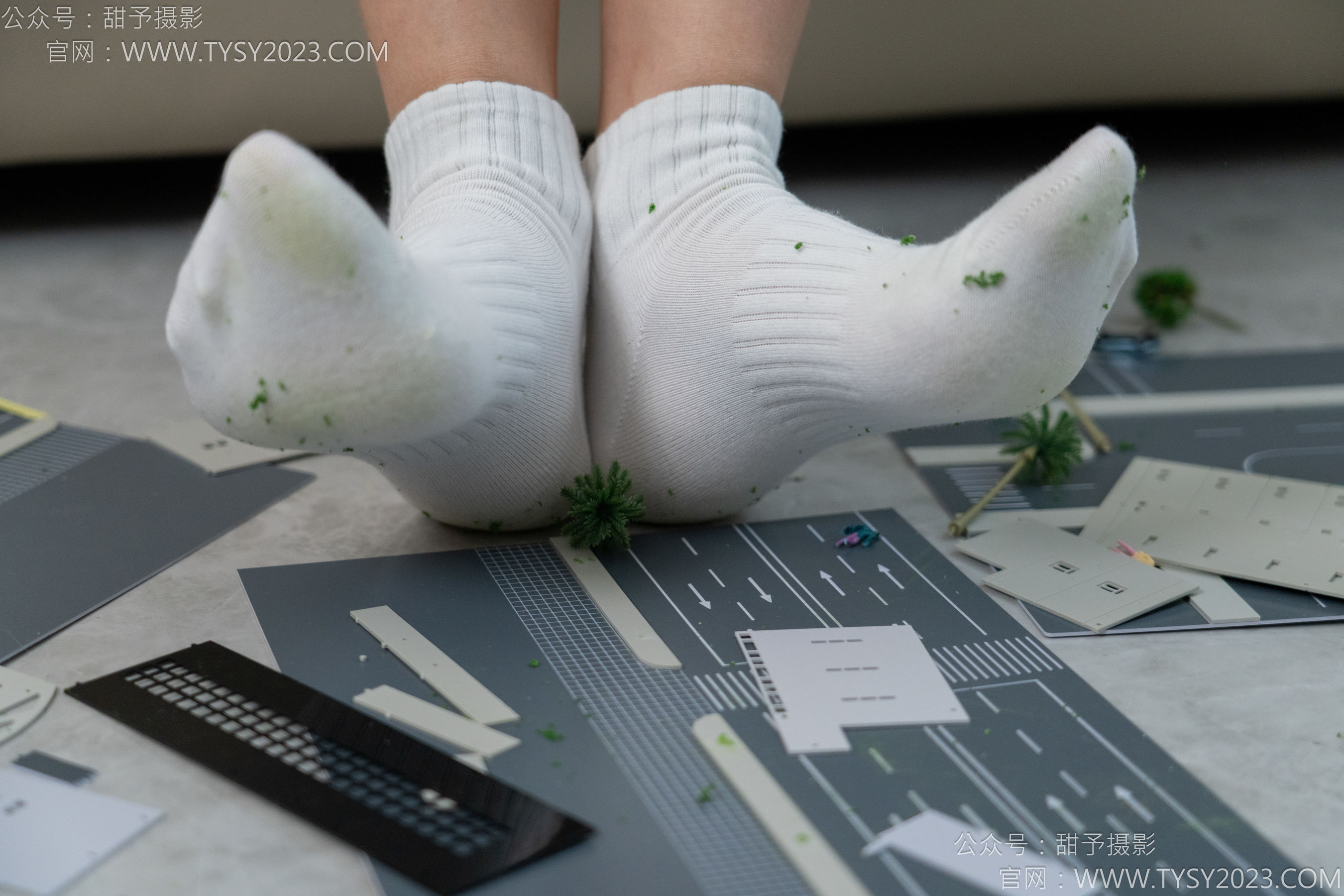 甜予摄影 No.148 咖啡豆 - 靴子、白棉袜、裸足/(169P)