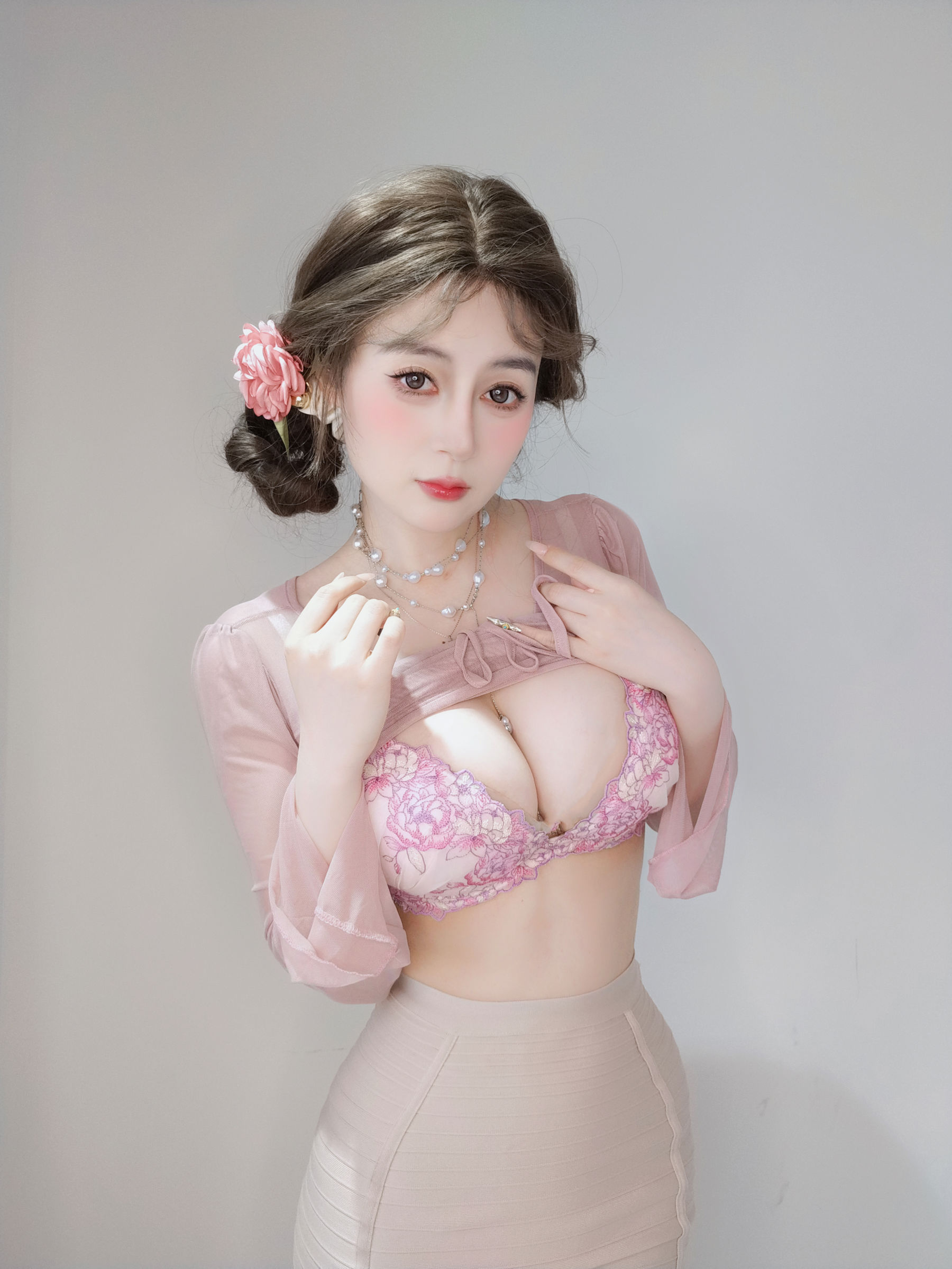 Coser小姐姐 白银 [fantia] 2024-11-24 ピンクの隣人/(59P)