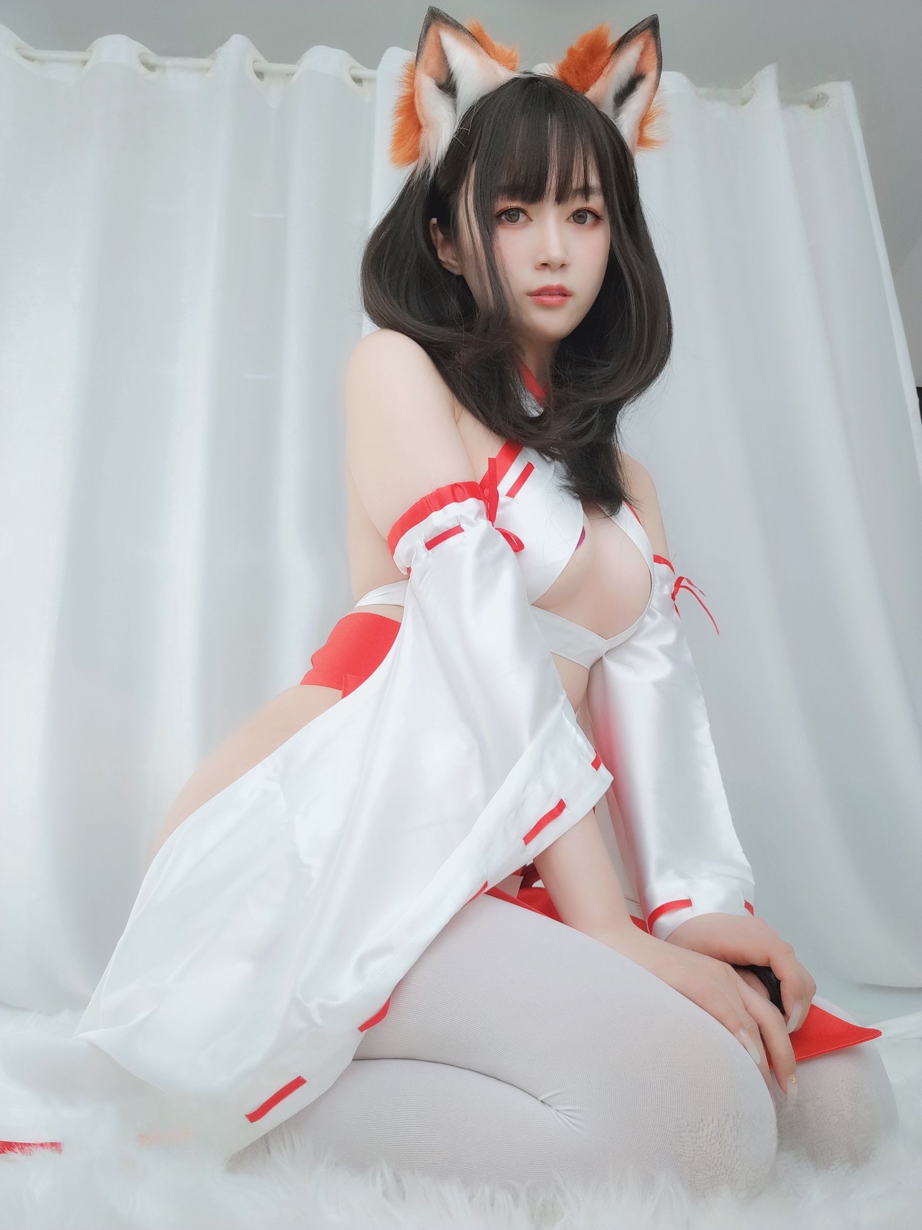 Coser小姐姐 白银 - 神社小狐狸/(93P)