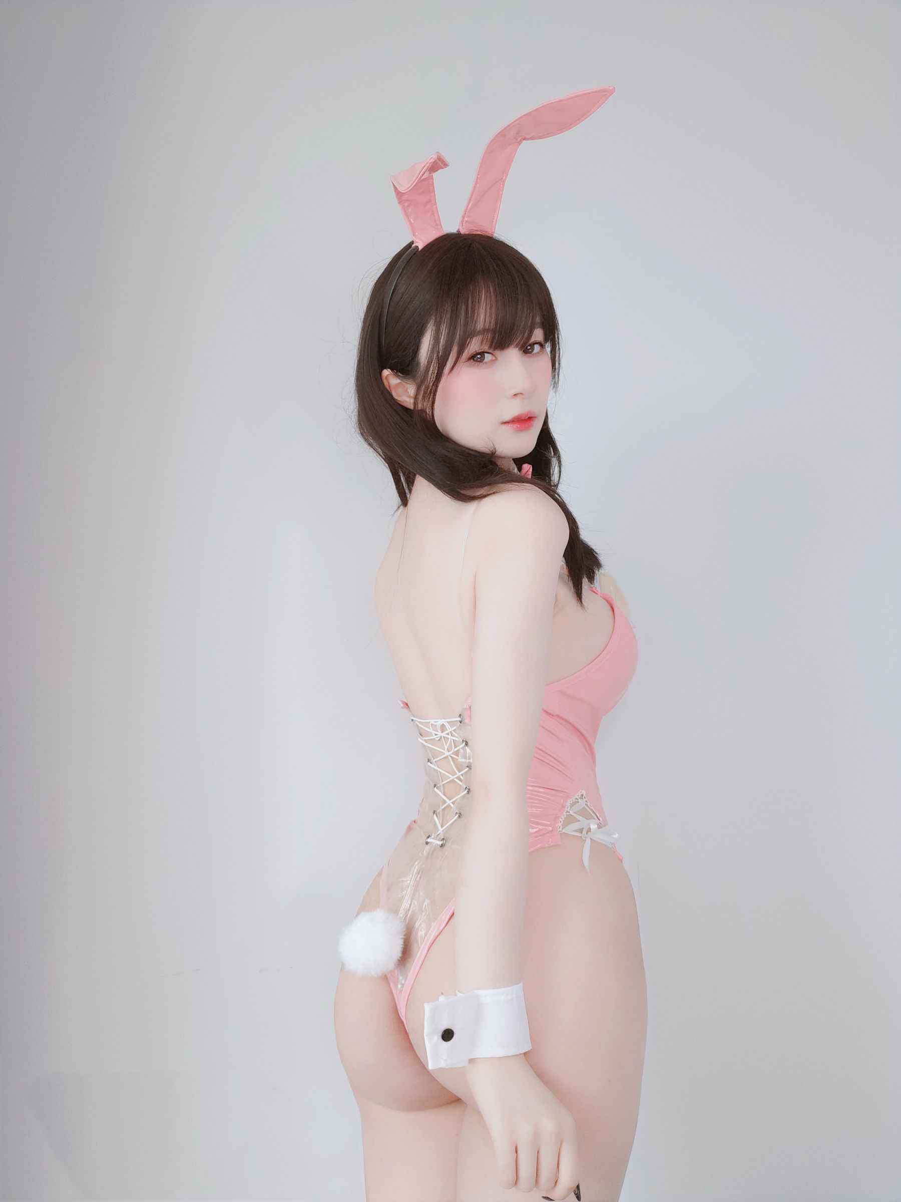 Coser小姐姐 白银 [fantia] 2024-01-15 透明ウサギガール/(31P)