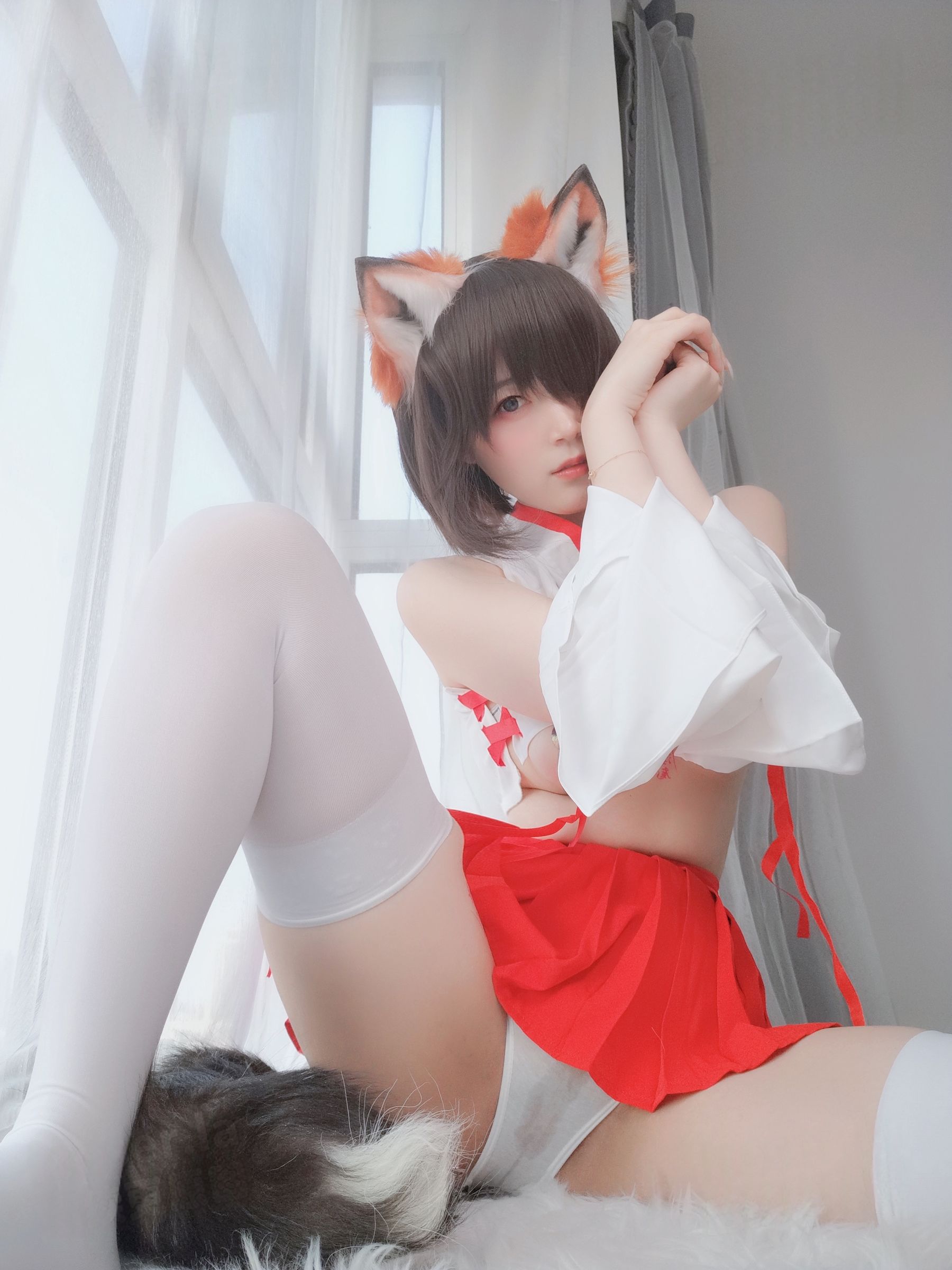 Coser小姐姐 白银 - 神社小狐狸/(93P)