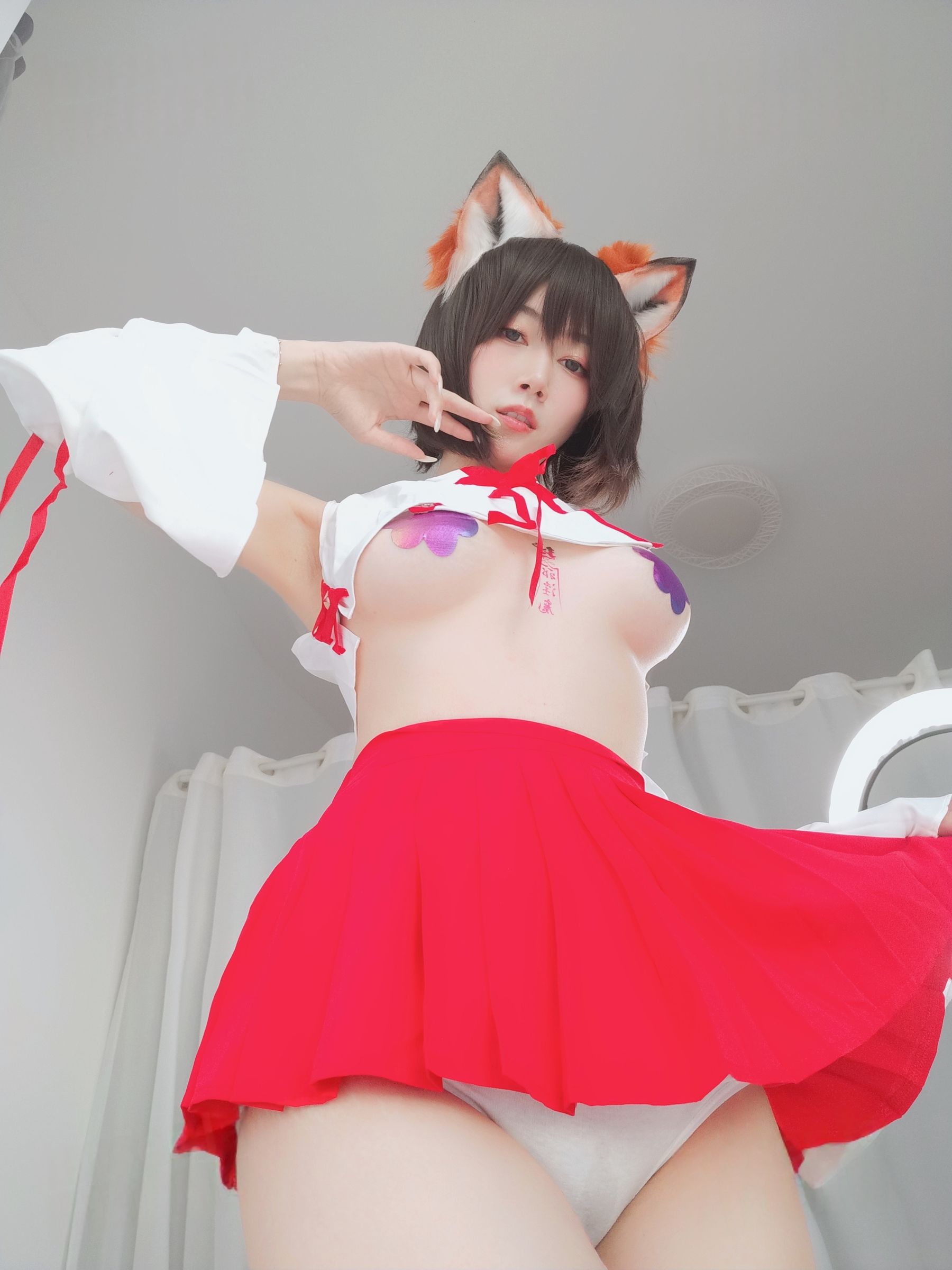 Coser小姐姐 白银 - 神社小狐狸/(93P)