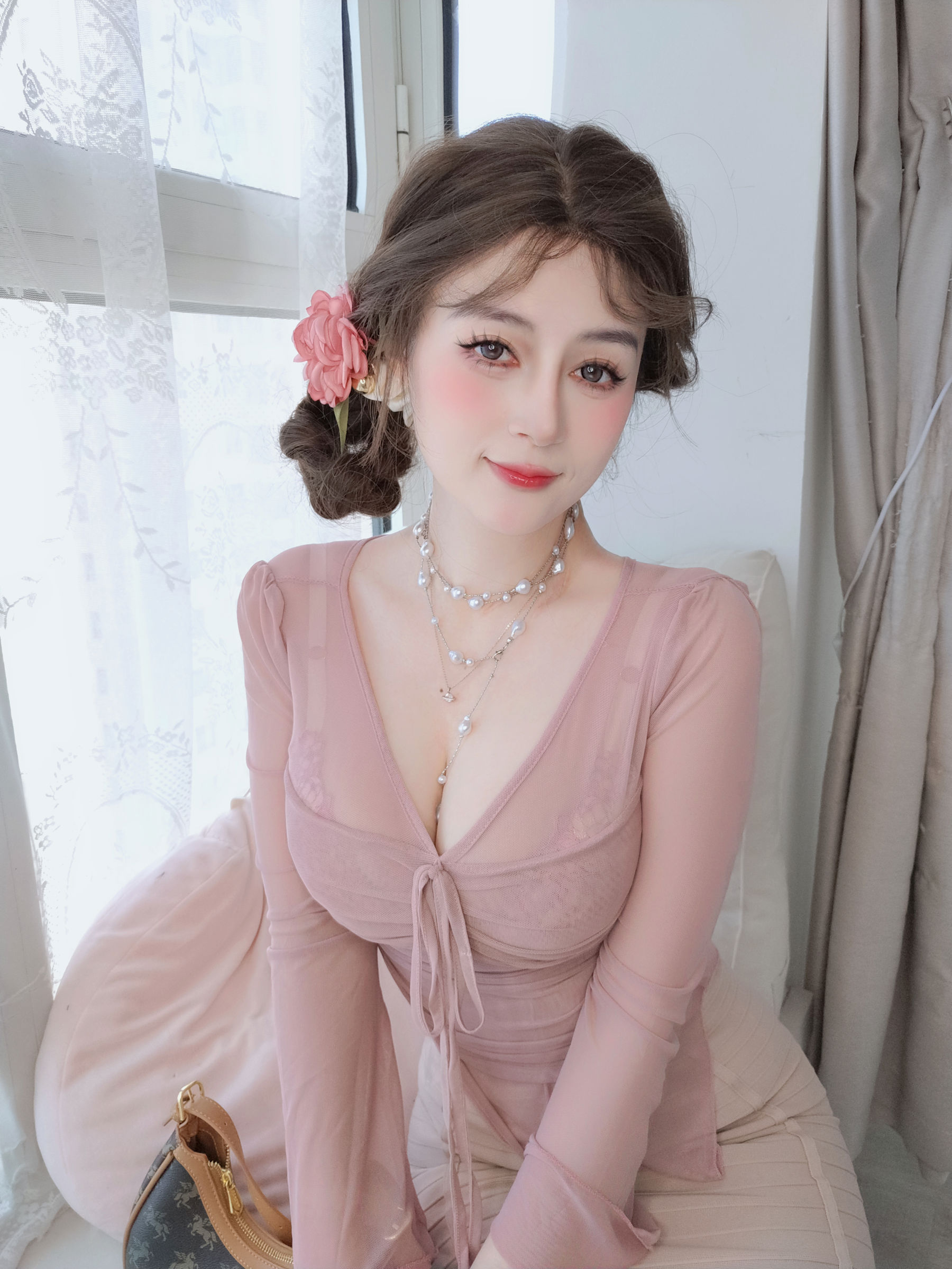 Coser小姐姐 白银 [fantia] 2024-11-24 ピンクの隣人/(59P)