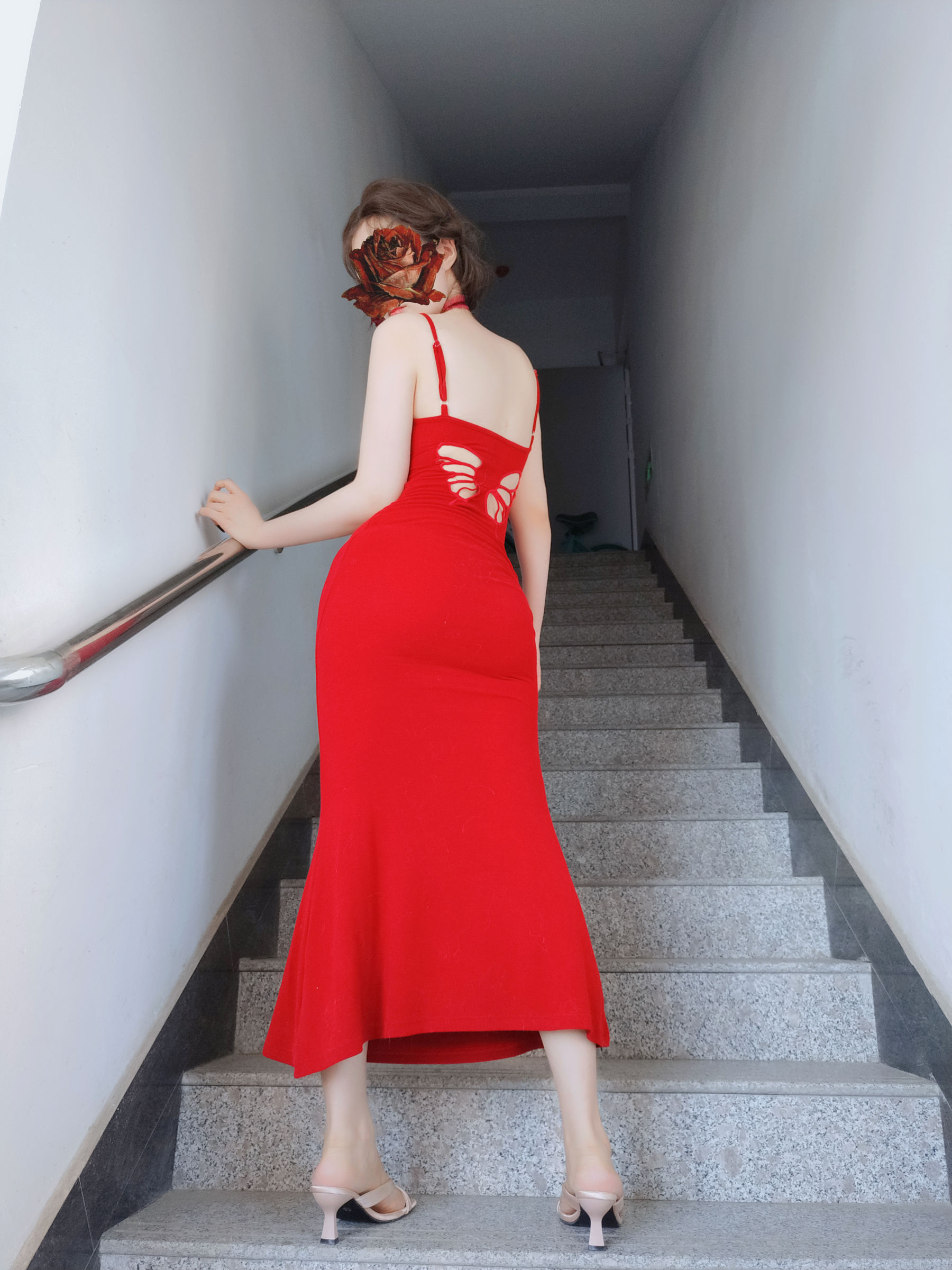 Coser小姐姐 白银 [fantia] 2024-09-01 赤いドレス/(46P)