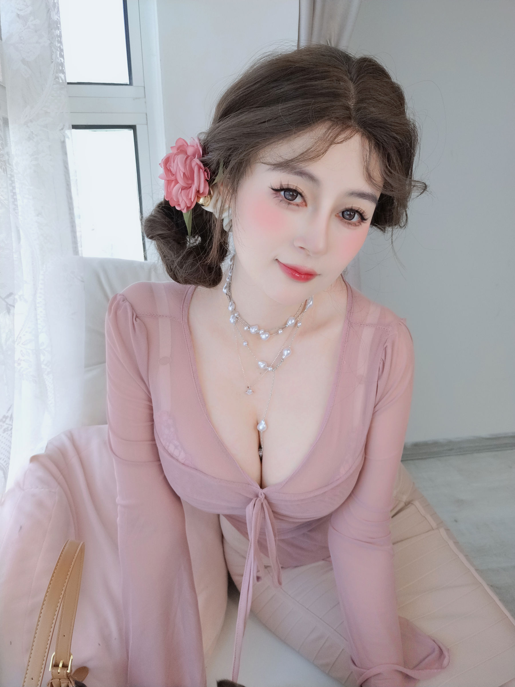 Coser小姐姐 白银 [fantia] 2024-11-24 ピンクの隣人/(59P)