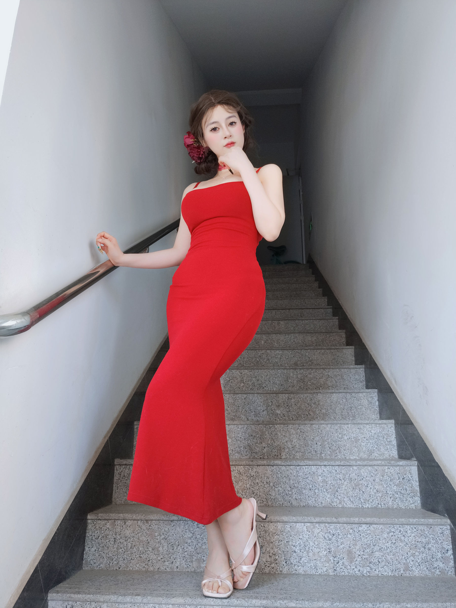 Coser小姐姐 白银 [fantia] 2024-09-01 赤いドレス/(46P)